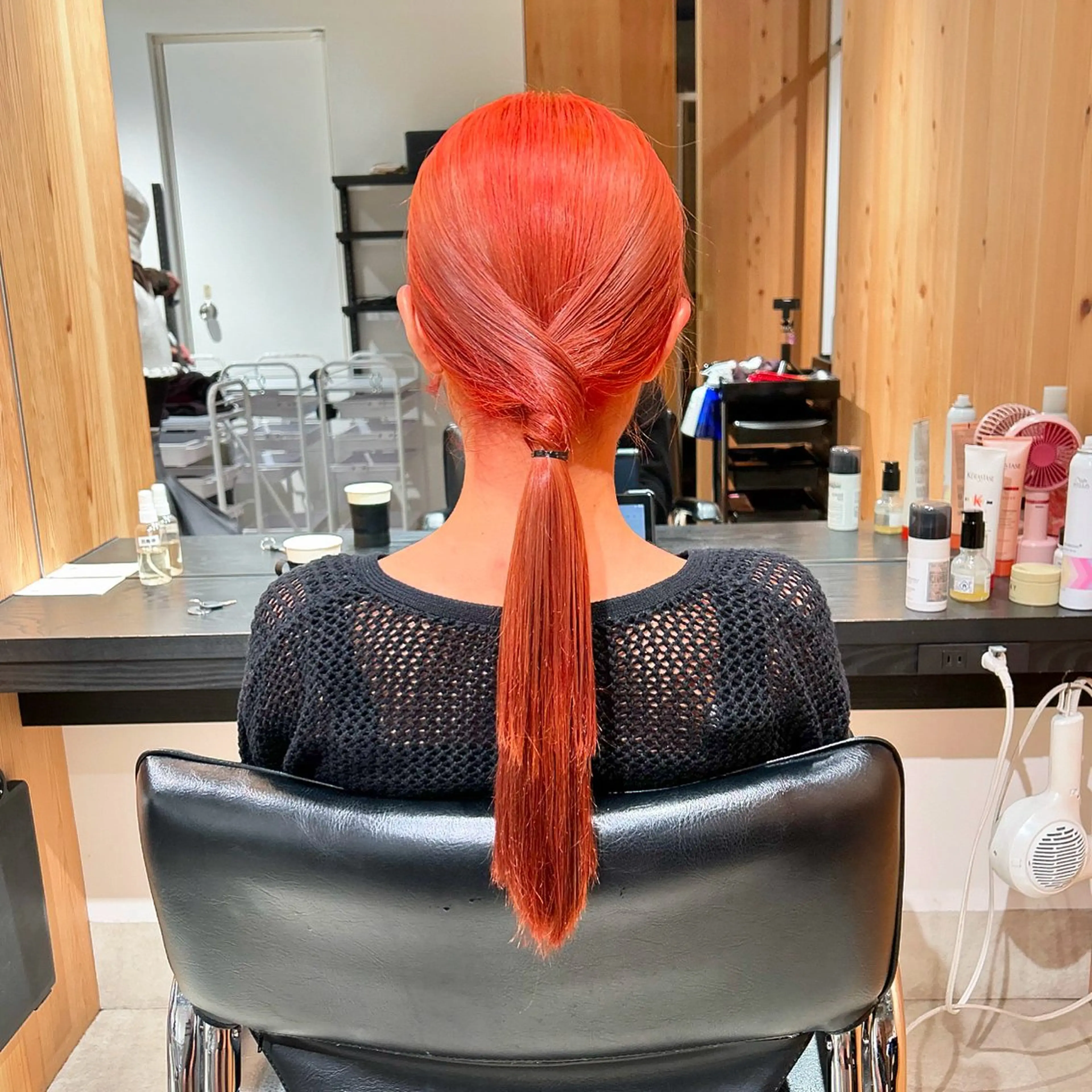 ロング カラー ブリーチ オレンジ カット ヘアカラー トリートメント スキバサミを使わない カット🌼唯🌼のヘアスタイル