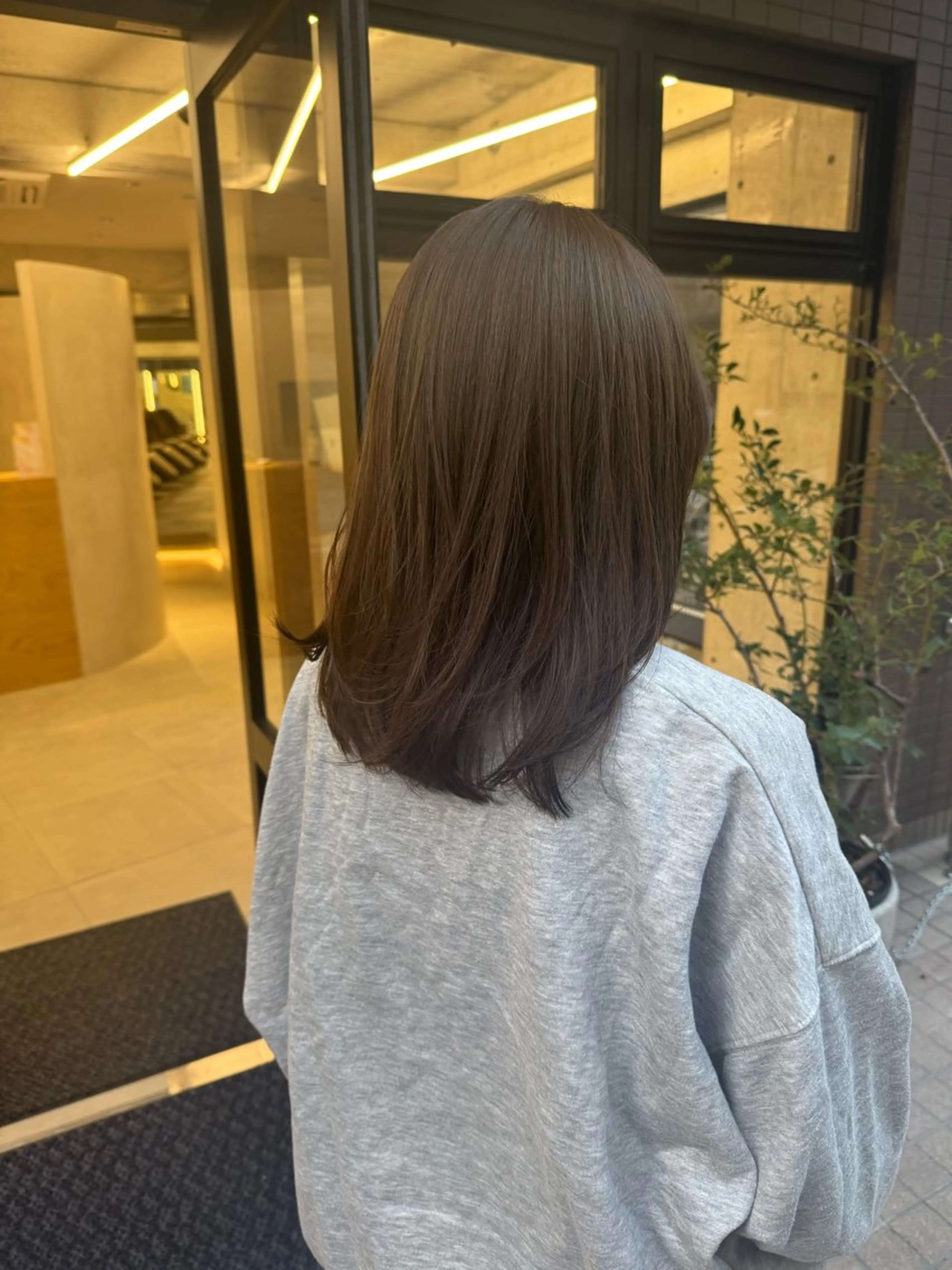 ミディアム カラー カット ヘアカラー MIES amane(アマネ)のヘアスタイル