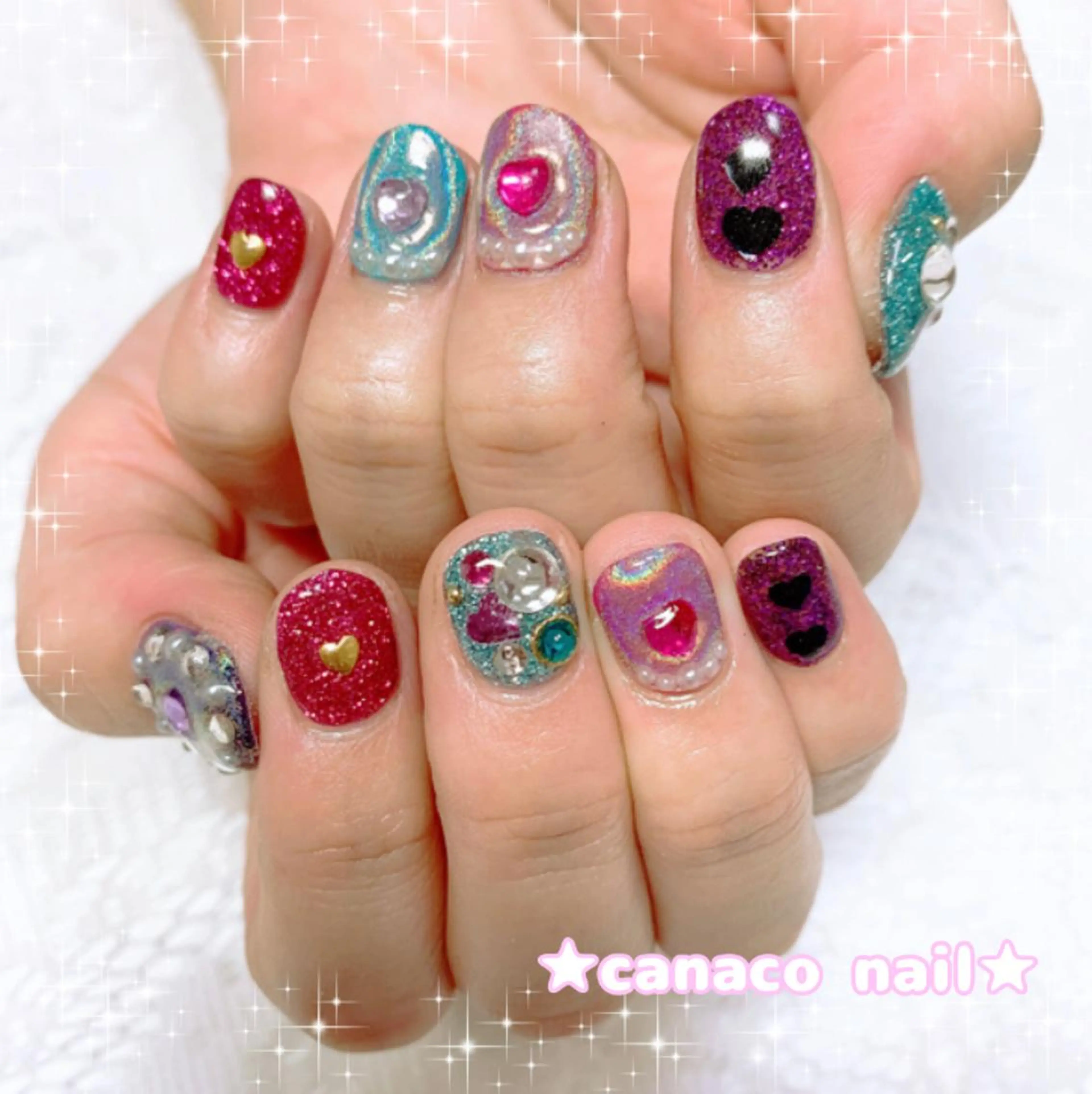 ネイル キラキラネイル ストーンネイル ハンドネイル ハンドケア Felice所属・ベテランネイル cnc  nailのネイルデザイン