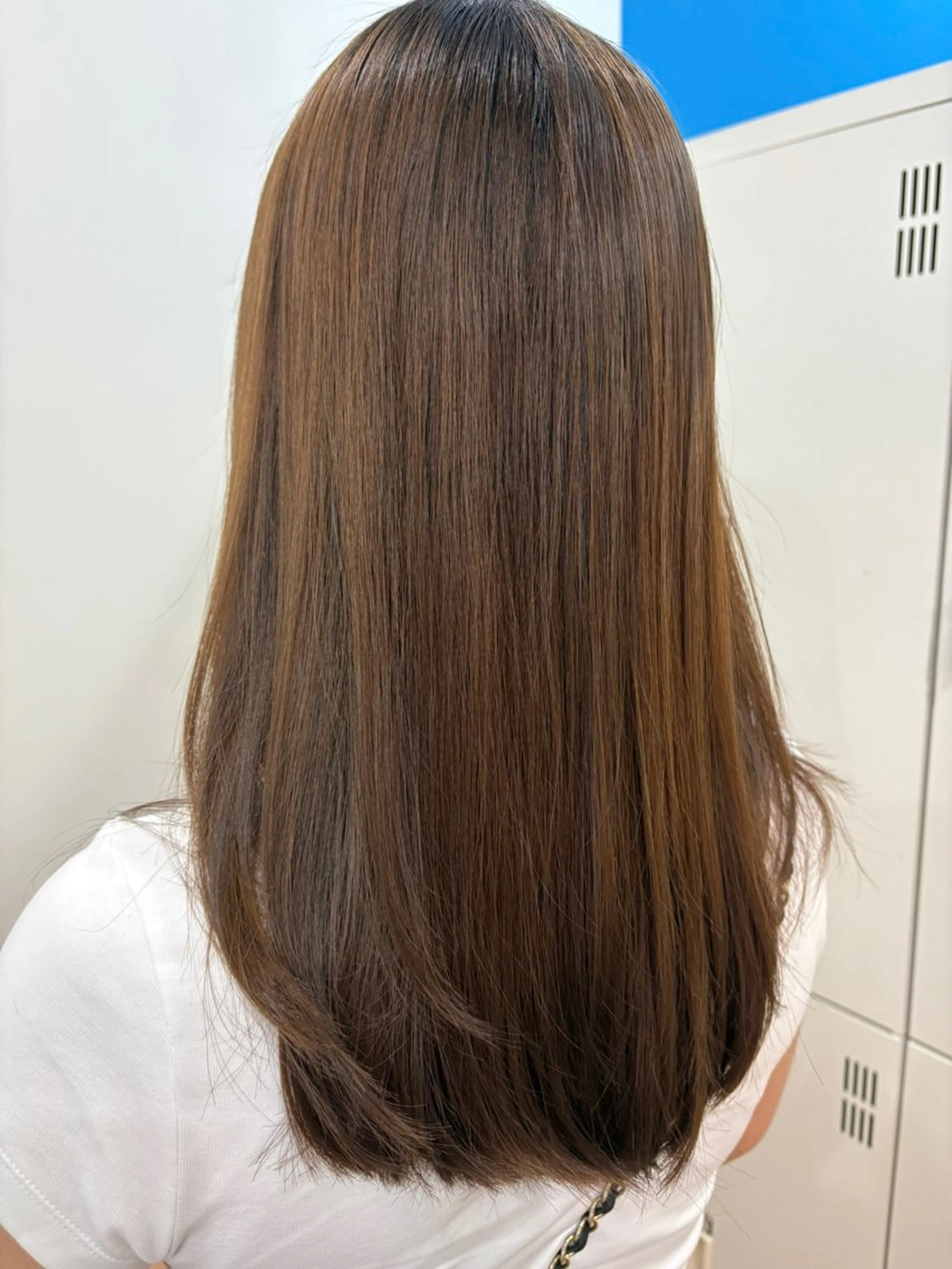 ロング 鶴谷 麻衣のヘアスタイル