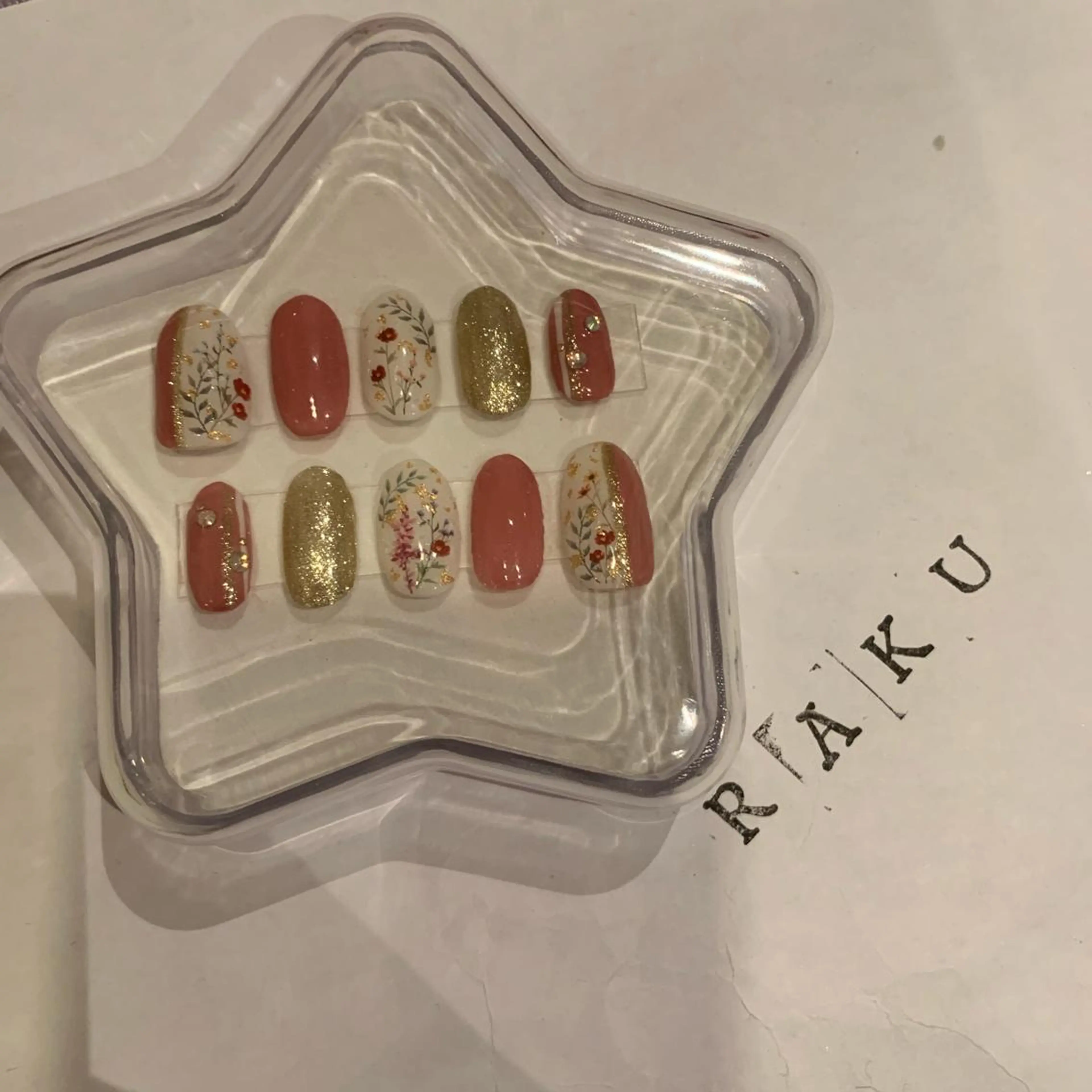 ネイル 成人式 ネイルチップ 駒月 明日香の眉毛・アイブロウイメージ