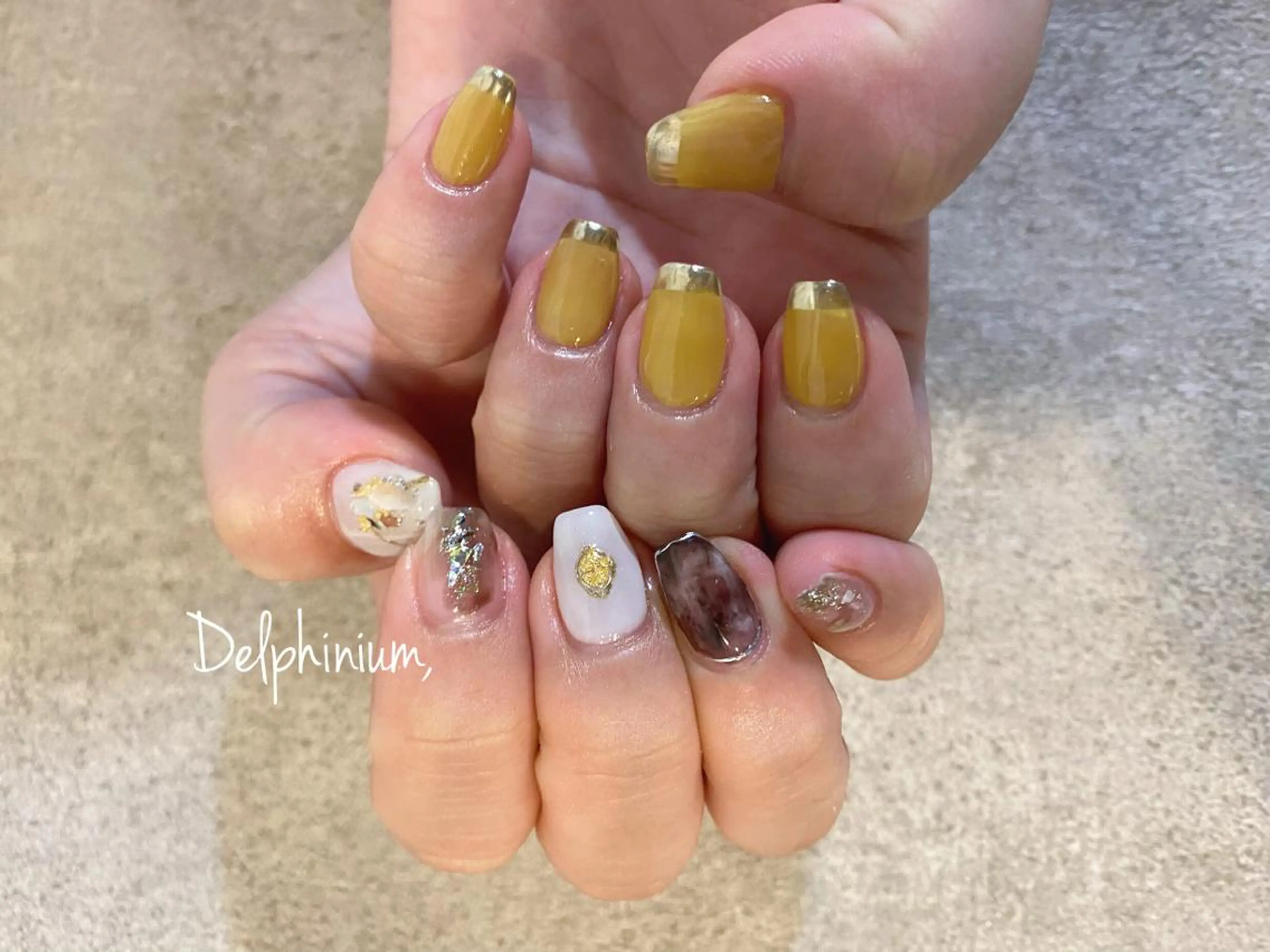 ネイル ニュアンスネイル ハンドネイル 岡本 友恵のネイルデザイン