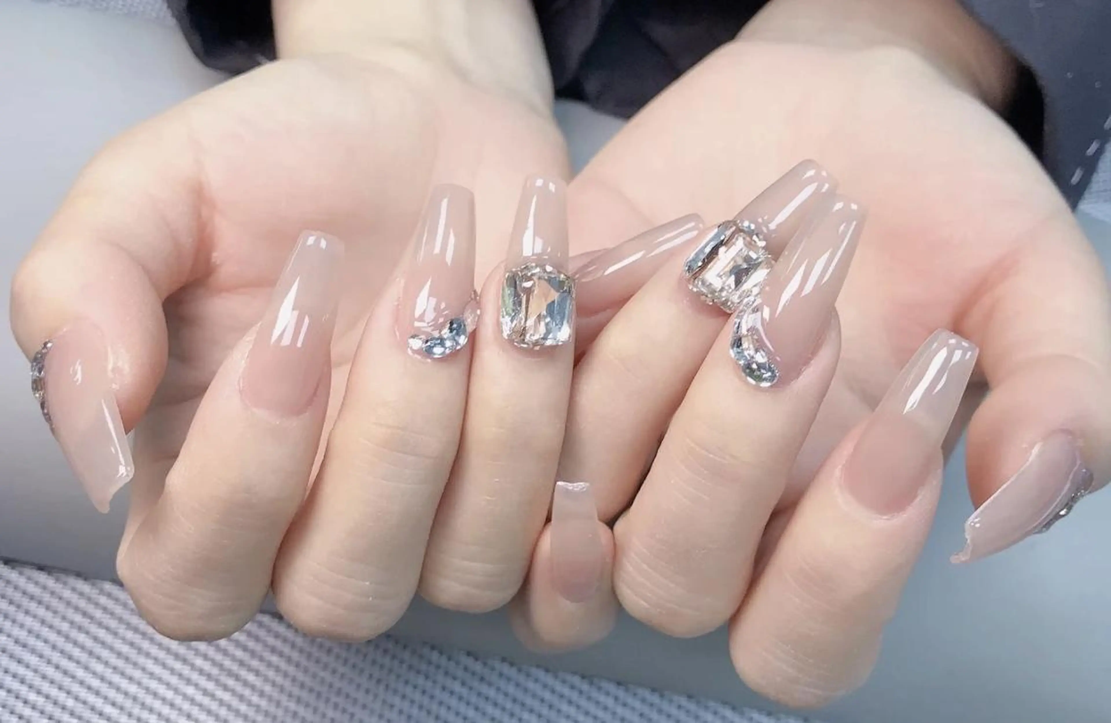 ネイル フットネイル フレンチネイル ガラスフレンチ 韓国ネイル マグネットネイル AB マツエクネイルサロンのネイルデザイン