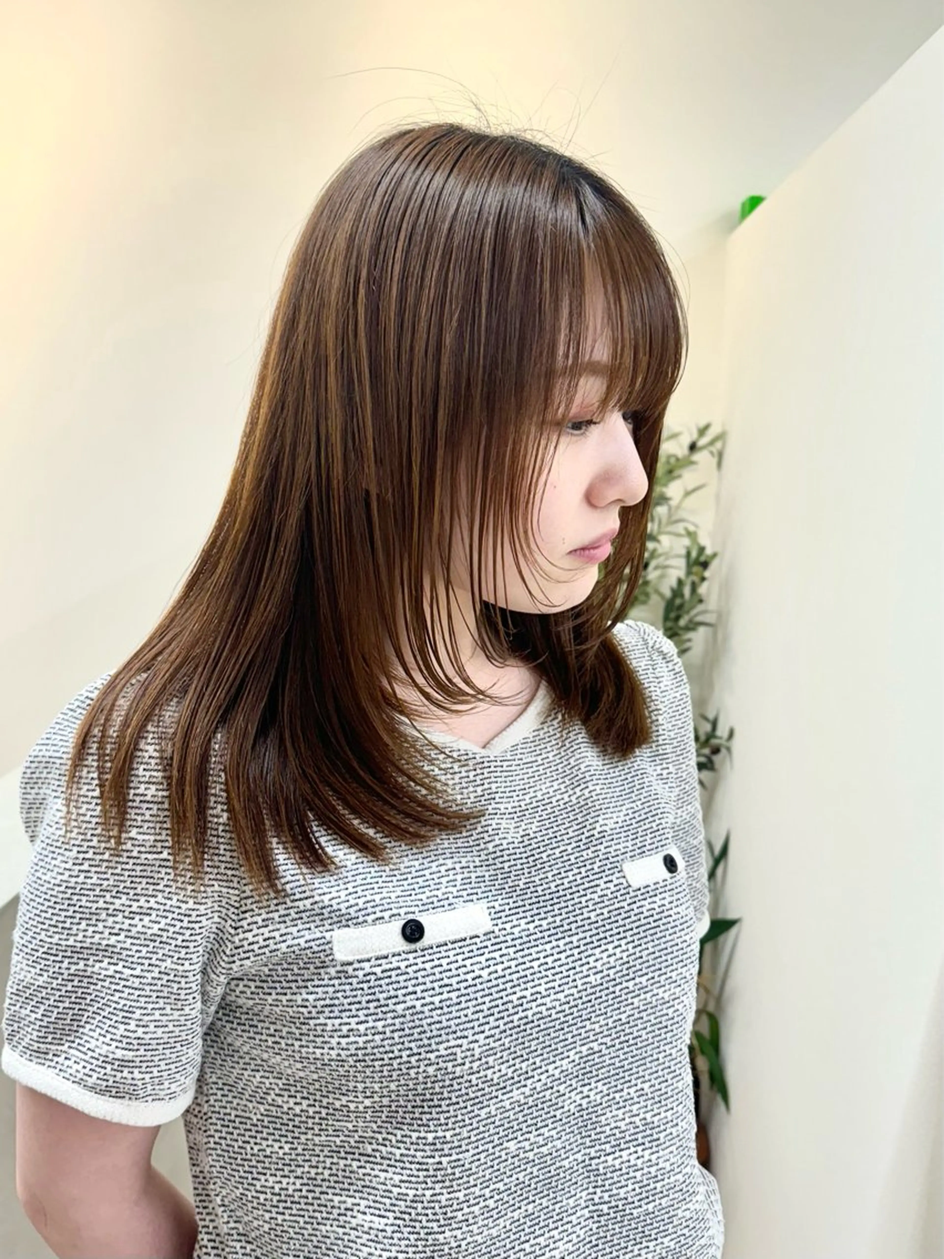 ミディアム レイヤーカット カット ヘアカラー レイヤー×縮毛矯正 深見 拓のヘアスタイル