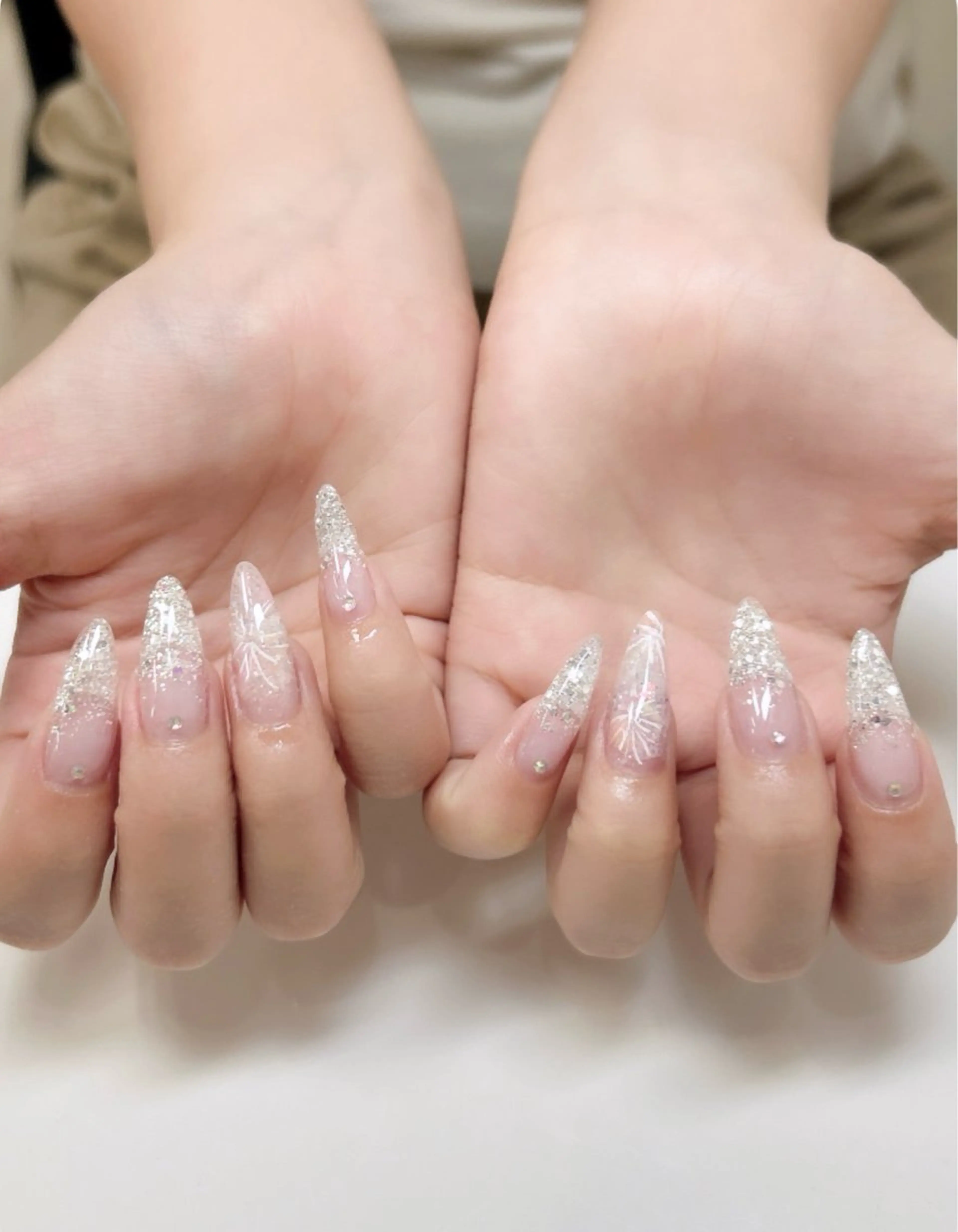 ネイル Roi〈ロア〉 Yunaのネイルデザイン