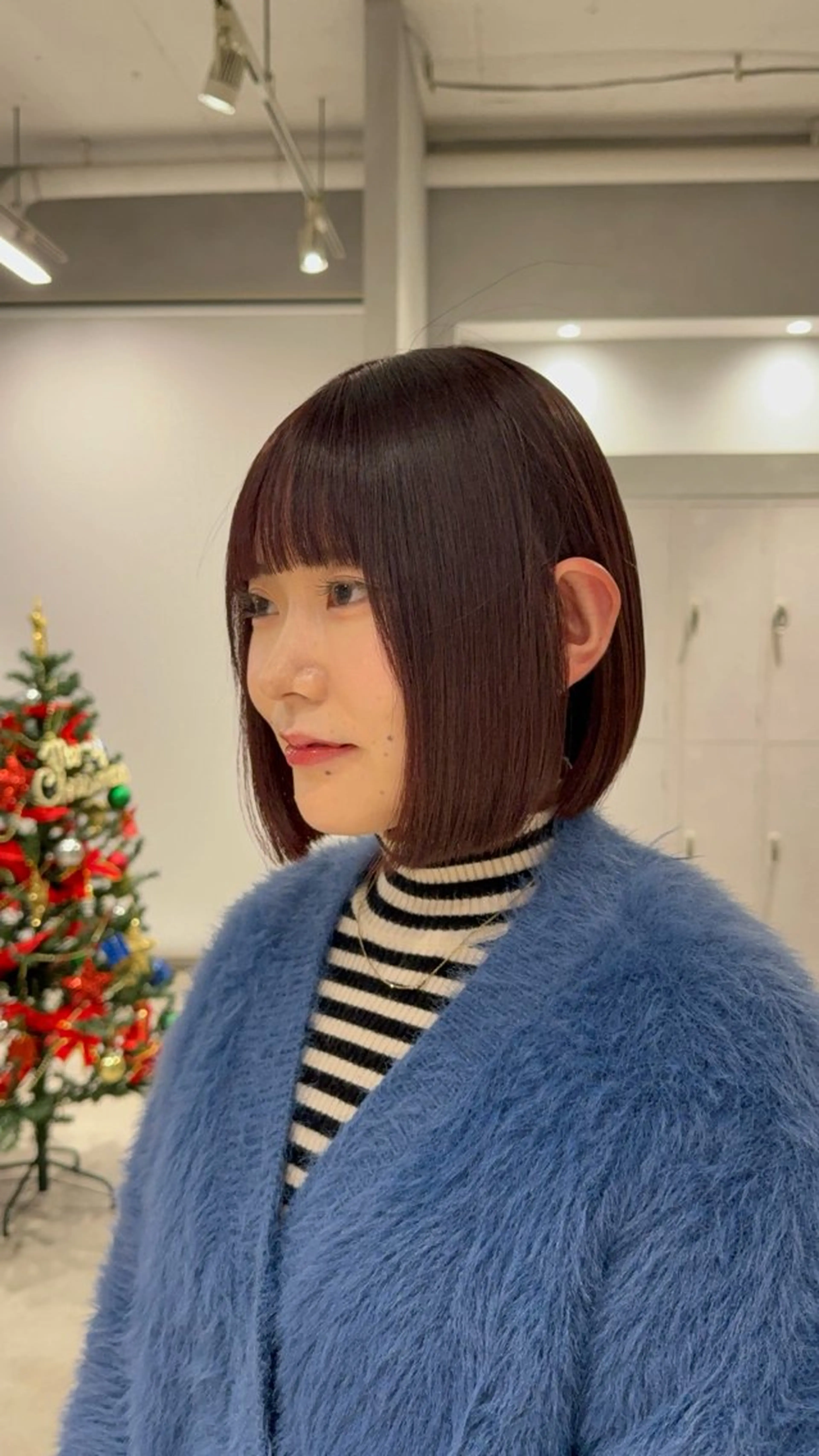 ショート あんな🦋レイヤー カット/透明感カラーのヘアスタイル