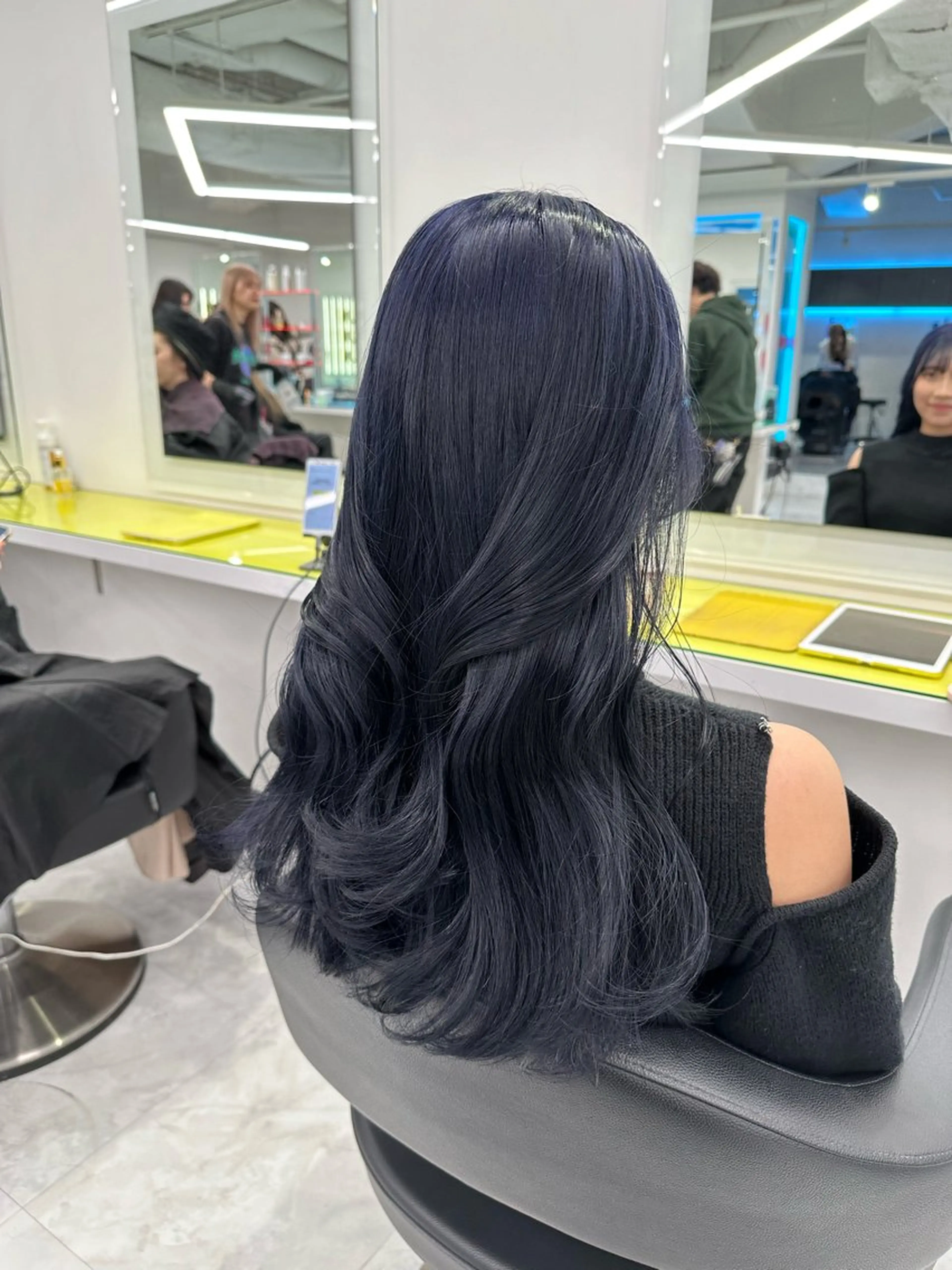 ロング カラー ヘアアレンジ 艶カラー/ハイトーン /レイヤーカットのヘアスタイル