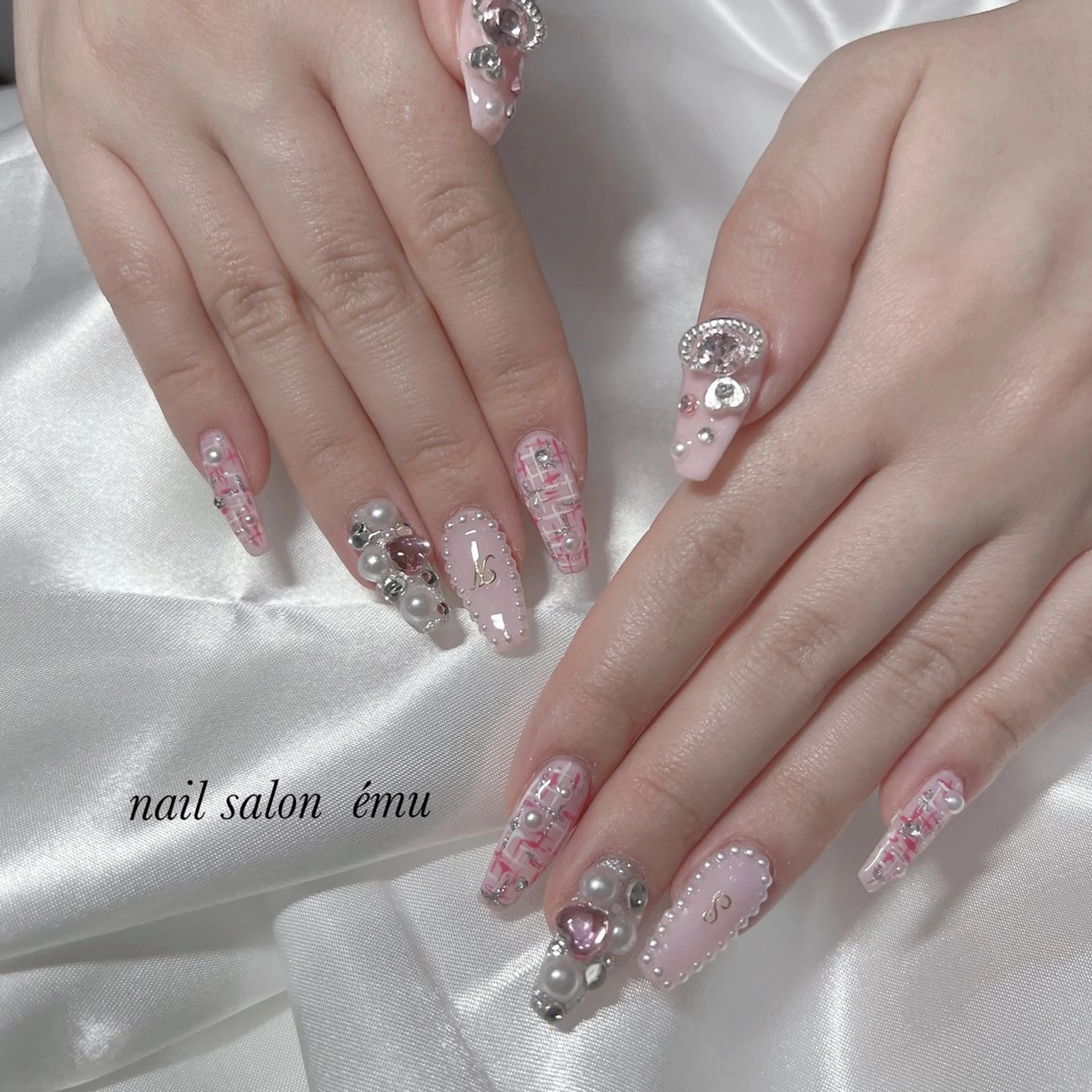 ロング ハンドネイル nail salon émuのネイルデザイン