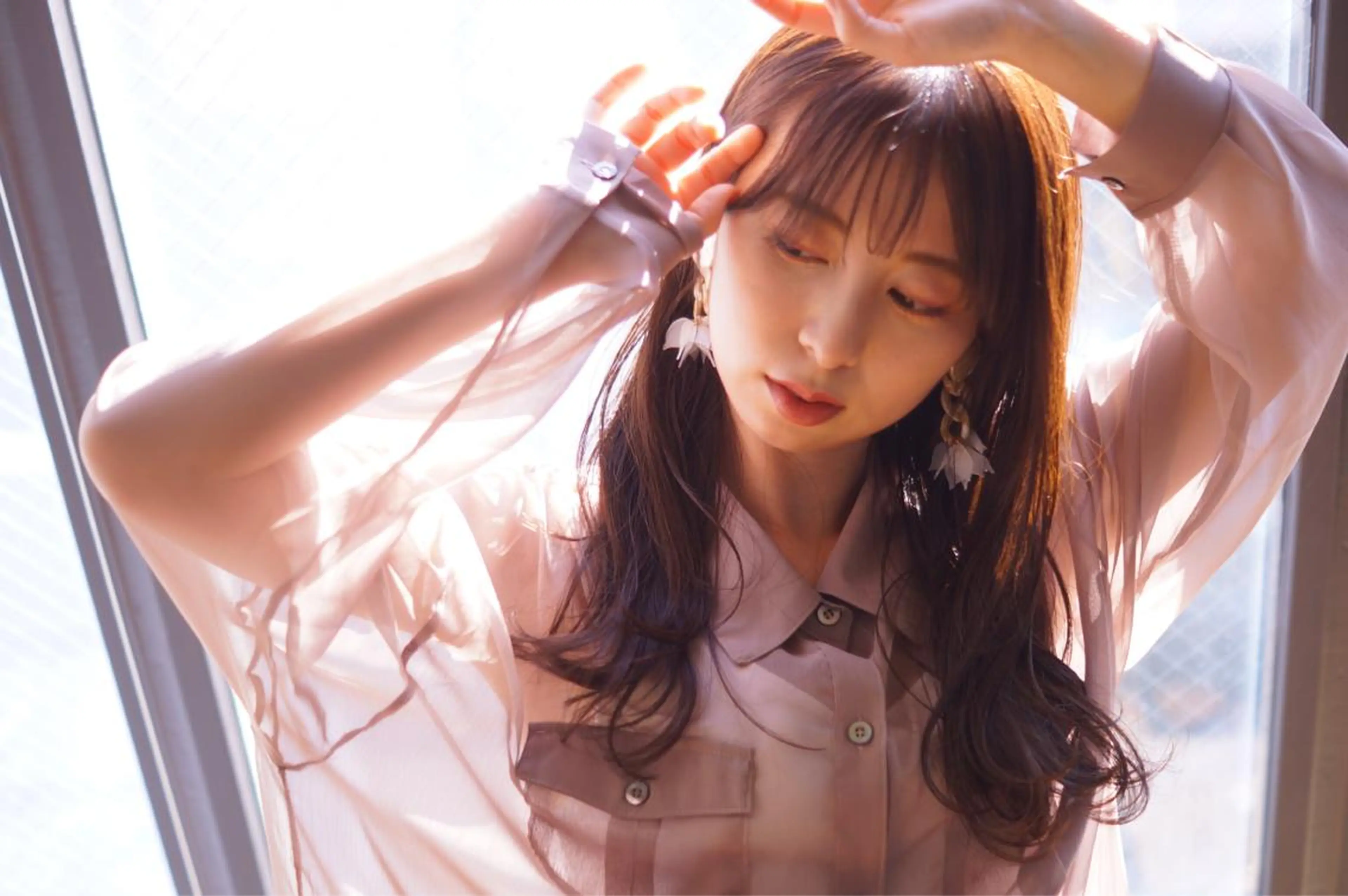 セミロング アッシュ 外国人風カラー ハイライト 髪質改善 韓国風ヘア カット ヘアカラー 縮毛矯正 トリートメント hoNua. 栄/透明感カラーのヘアスタイル