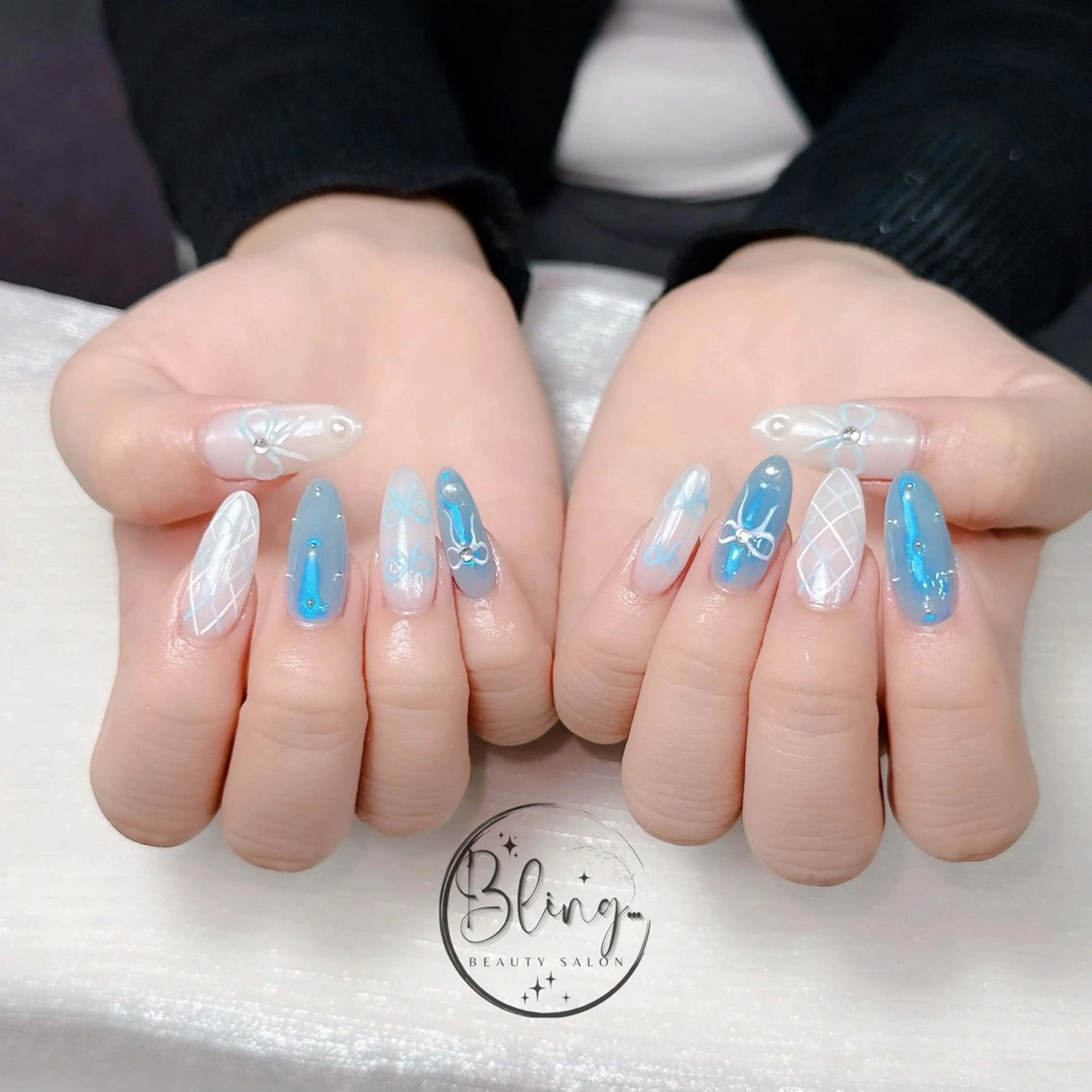 セミロング 韓国風ヘア ハンドネイル Bling Salonのネイルデザイン