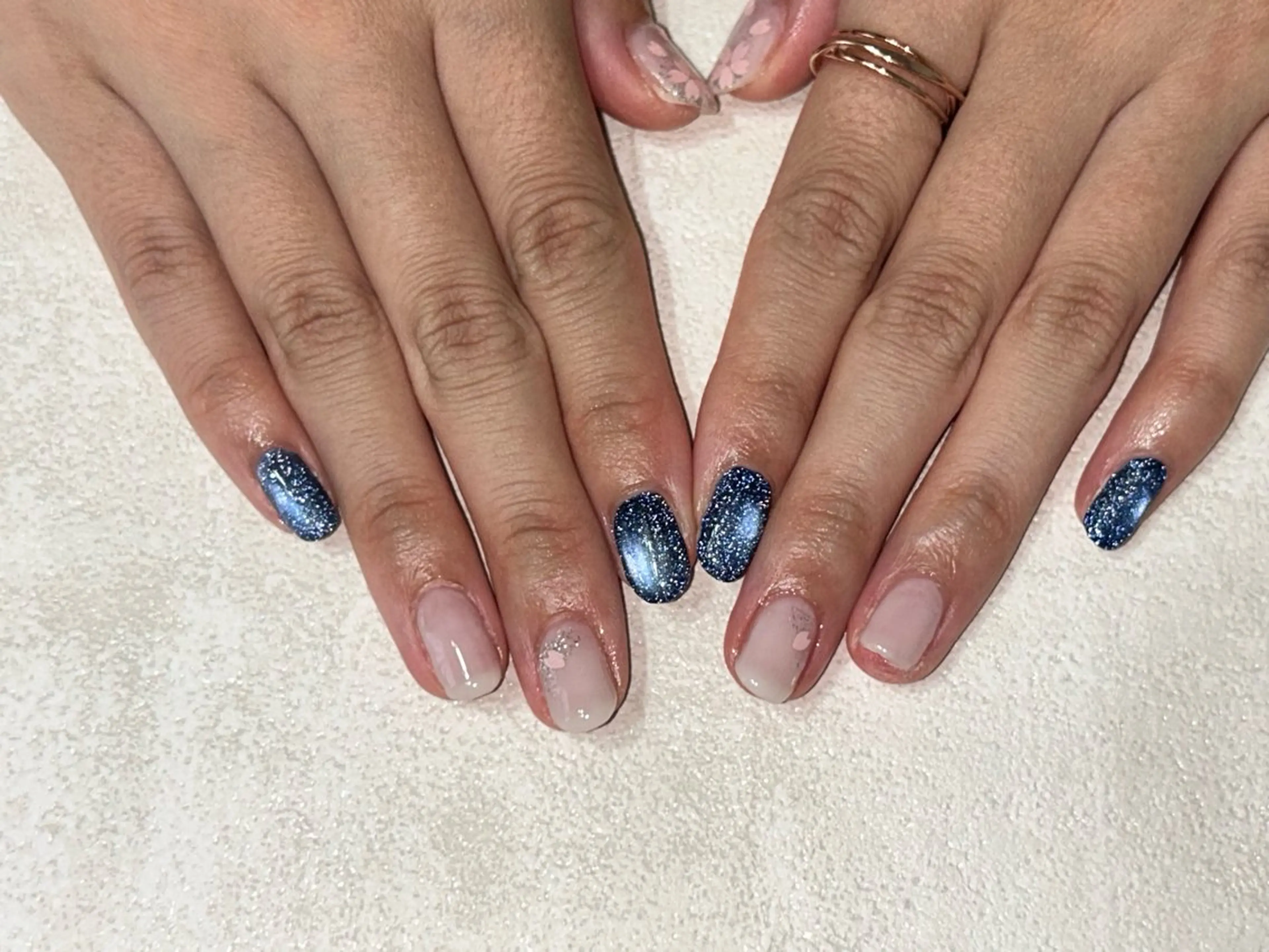 ネイル オーロラネイル 桜ネイル フラッシュネイル フラッシュマグ フラワーネイル ハンドネイル kikinail 溝の口のネイルデザイン