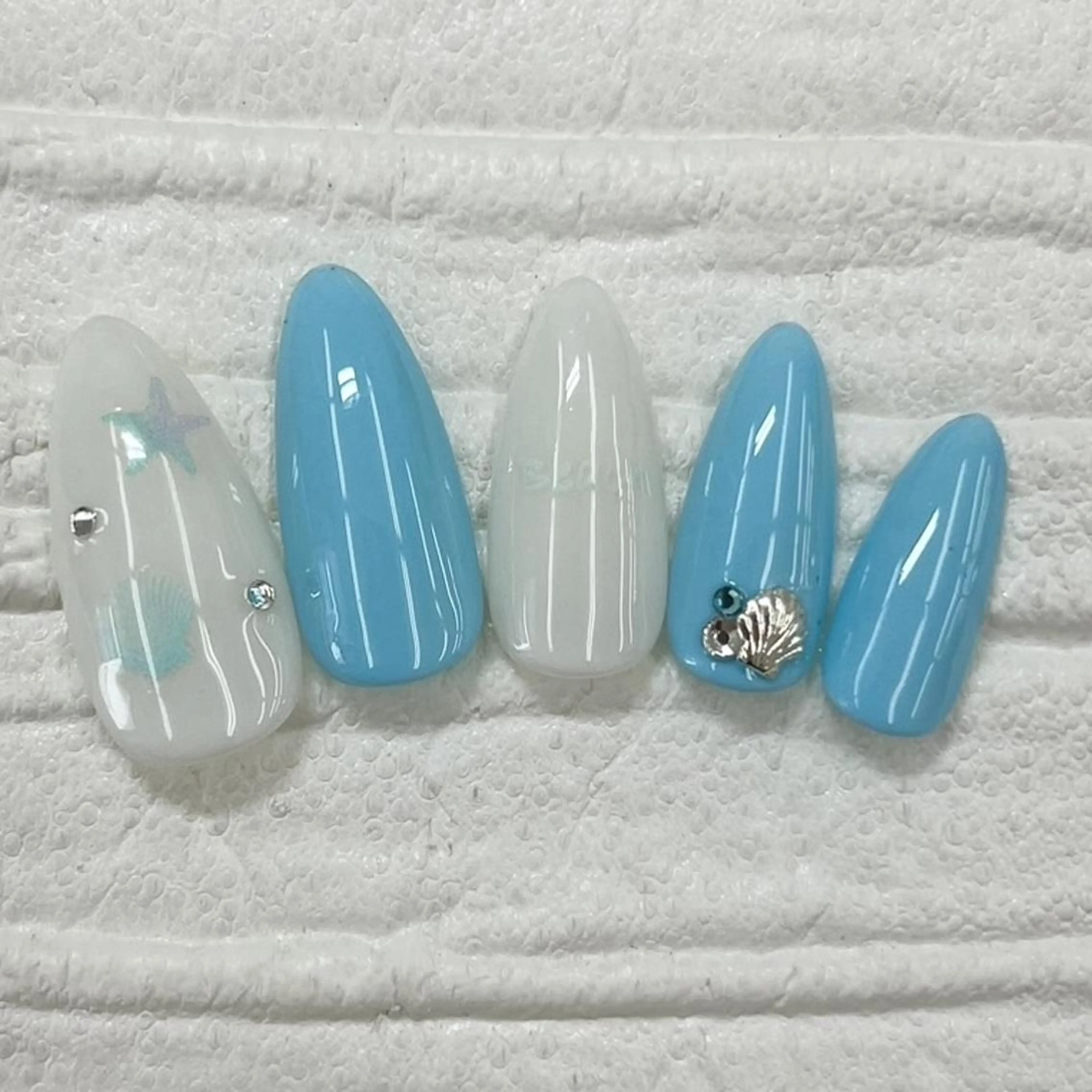ネイル Nail salon Honey Beeのネイルデザイン