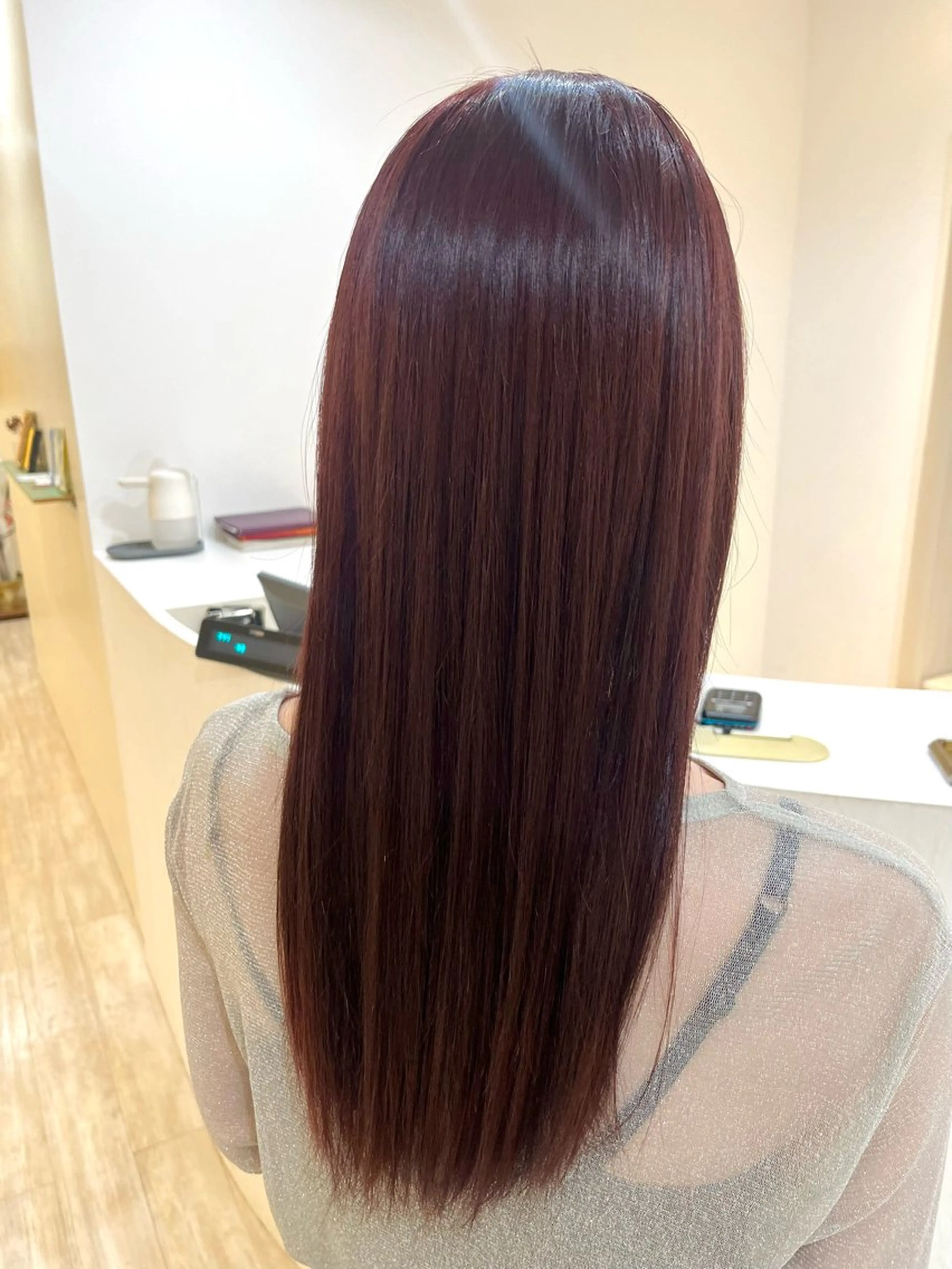 セミロング カラー レッドカラー つぼみ/パーマ ／レイヤー／ボブのヘアスタイル