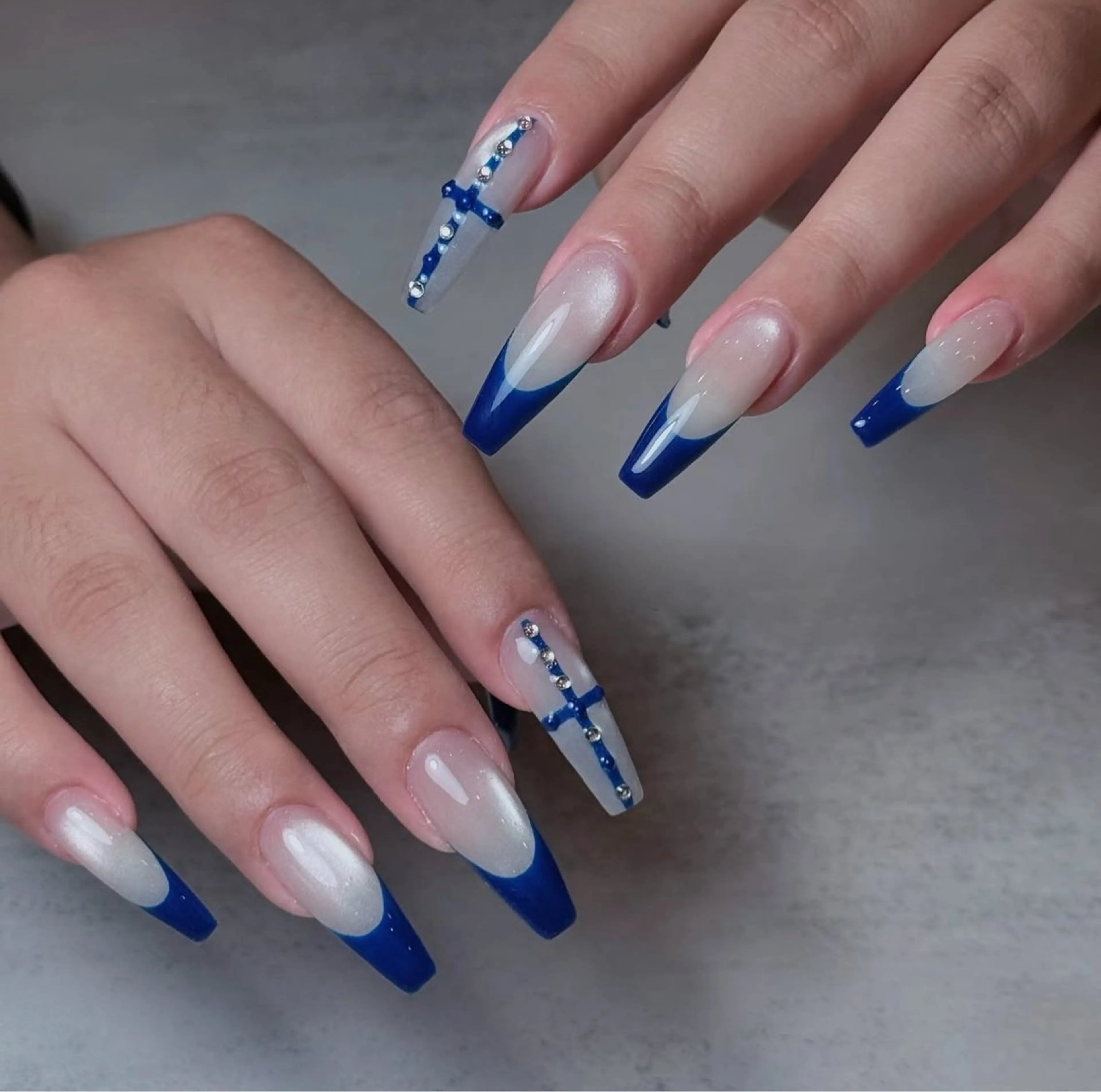 ネイル 成人式 キラキラネイル マグネットネイル ミラーネイル ニュアンスネイル ハンドネイル Lyna 池袋のネイルデザイン