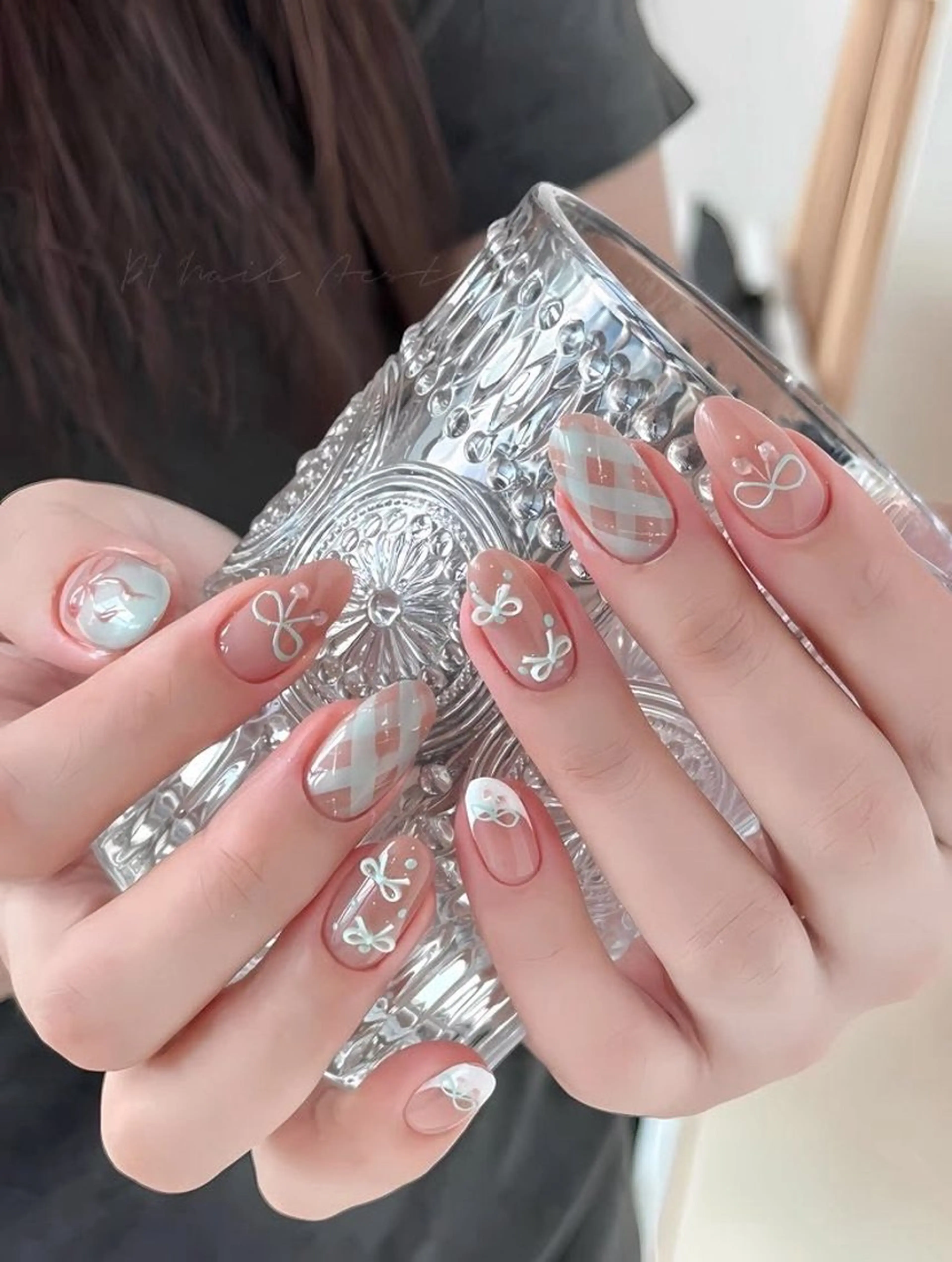 カラー グラデーションカラー ピンクカラー ハンドネイル AIN Nailのネイルデザイン