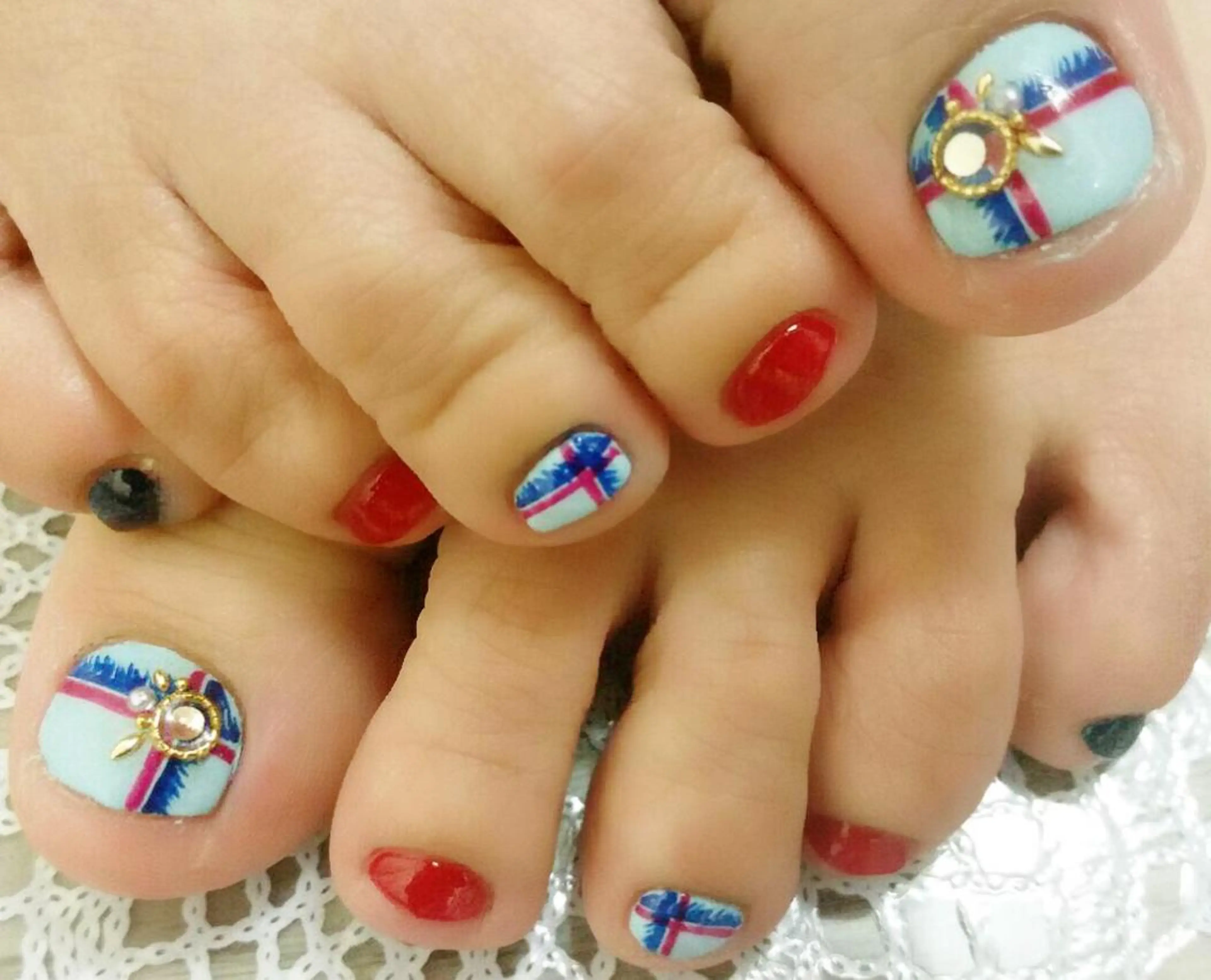 ネイル フットネイル ラウバイマノマノ なかざとのネイルデザイン