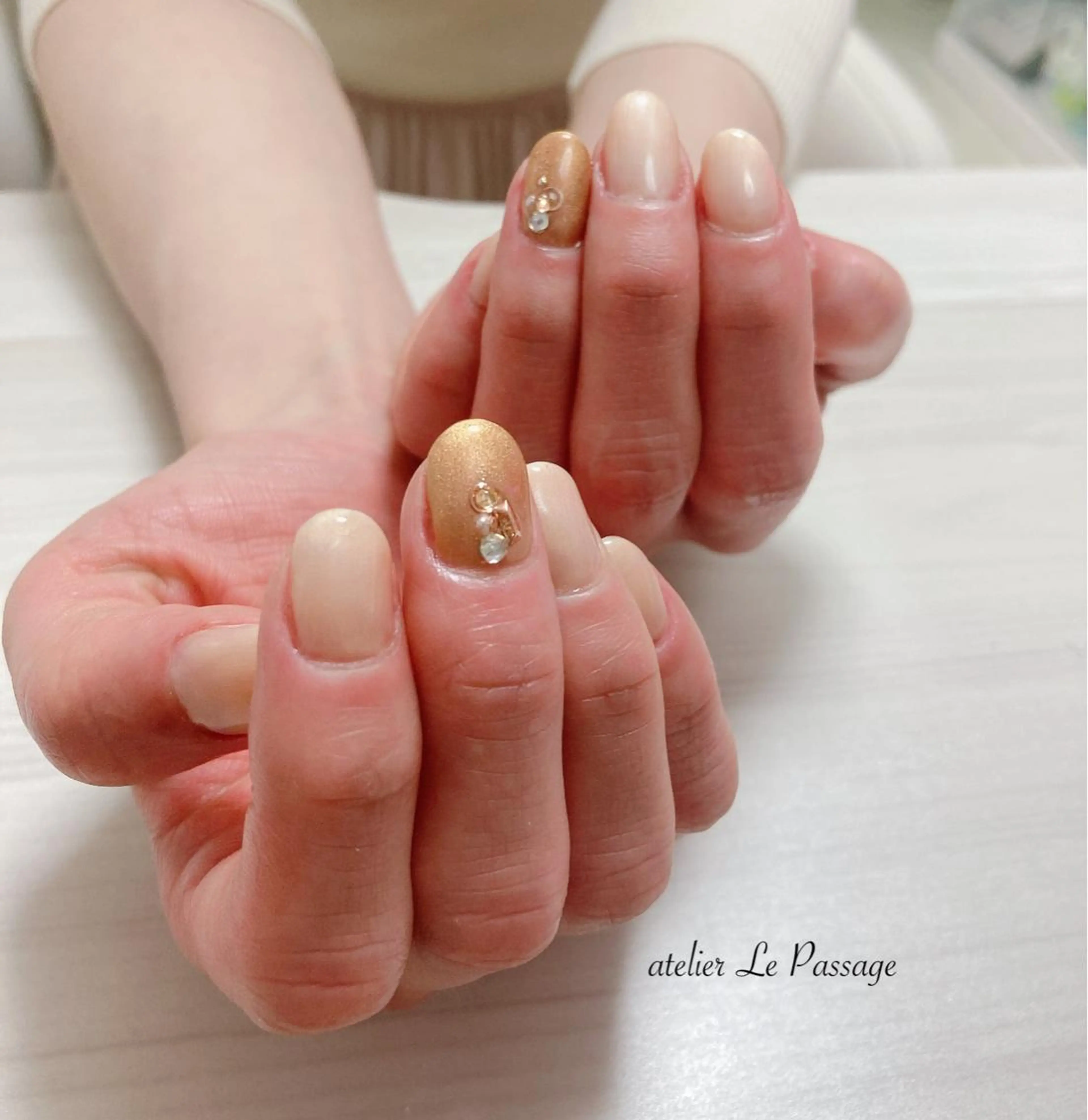 ネイル ジェルネイル グラデーション オフィスネイル ワンカラーネイル パラジェル Atelier Le Passage所属・h nakatsukaのネイルデザイン