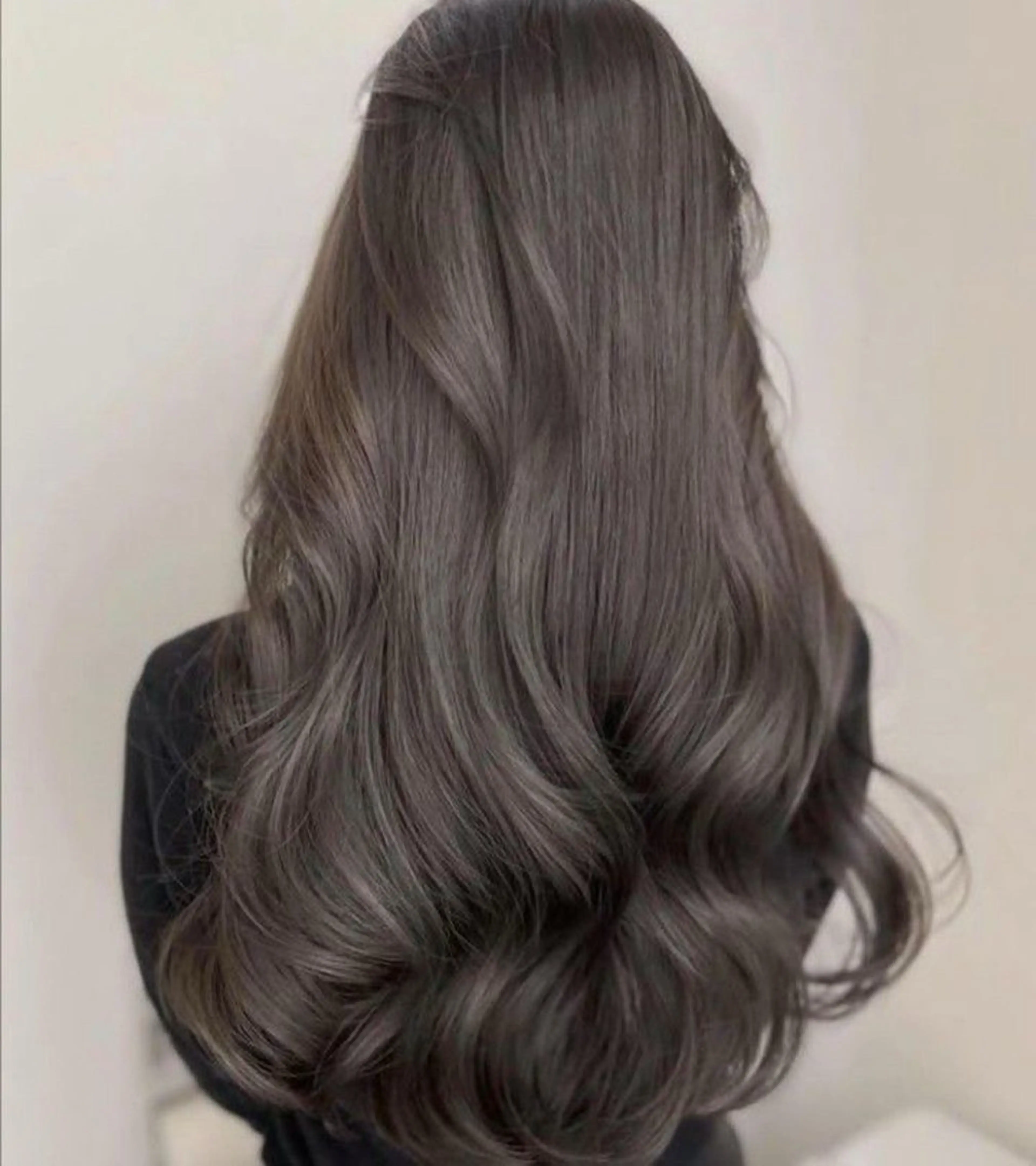 ロング カラー ヘアカラー 西山 夢月の眉毛・アイブロウイメージ