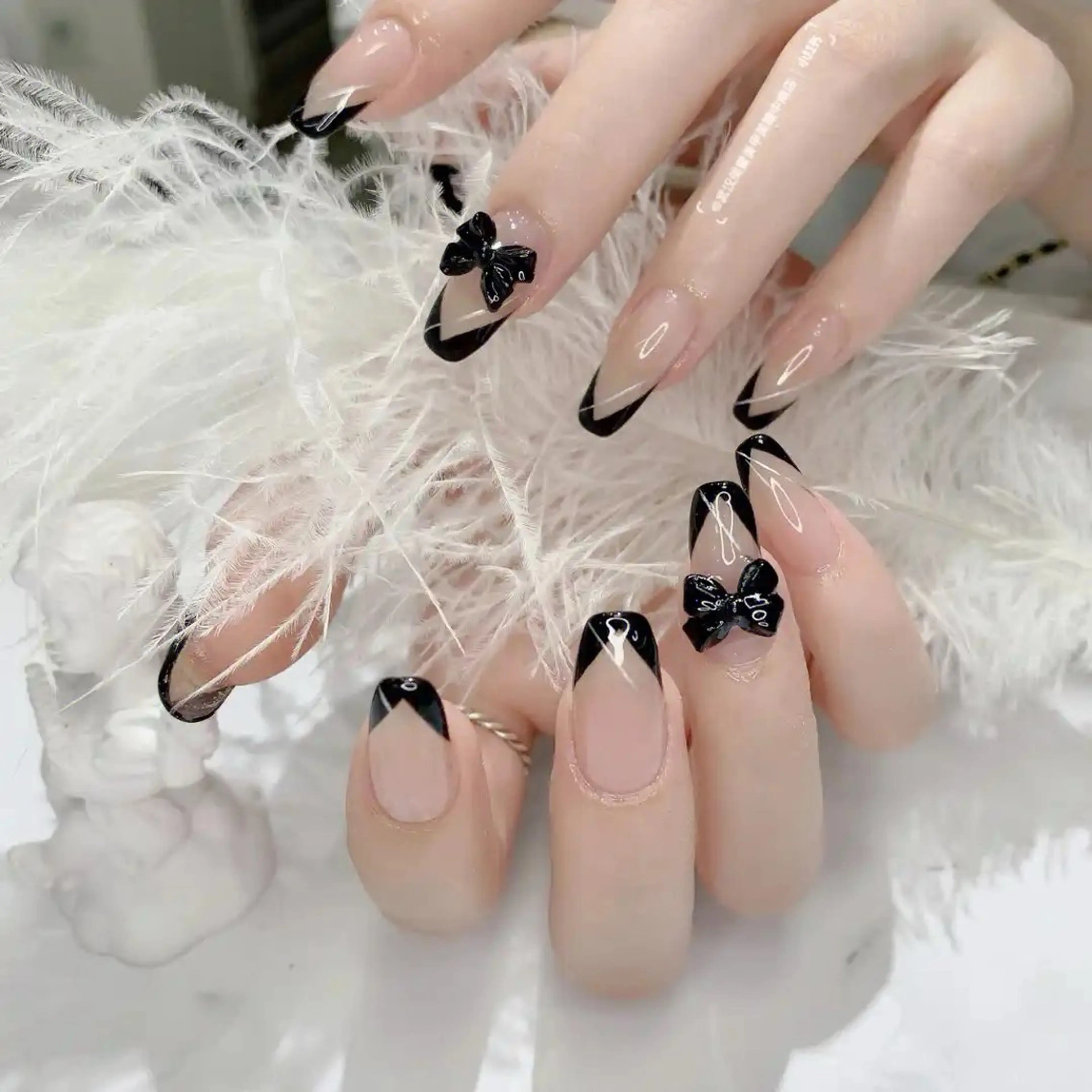 ネイル ハンドネイル 🌈 Laule'aのネイルデザイン