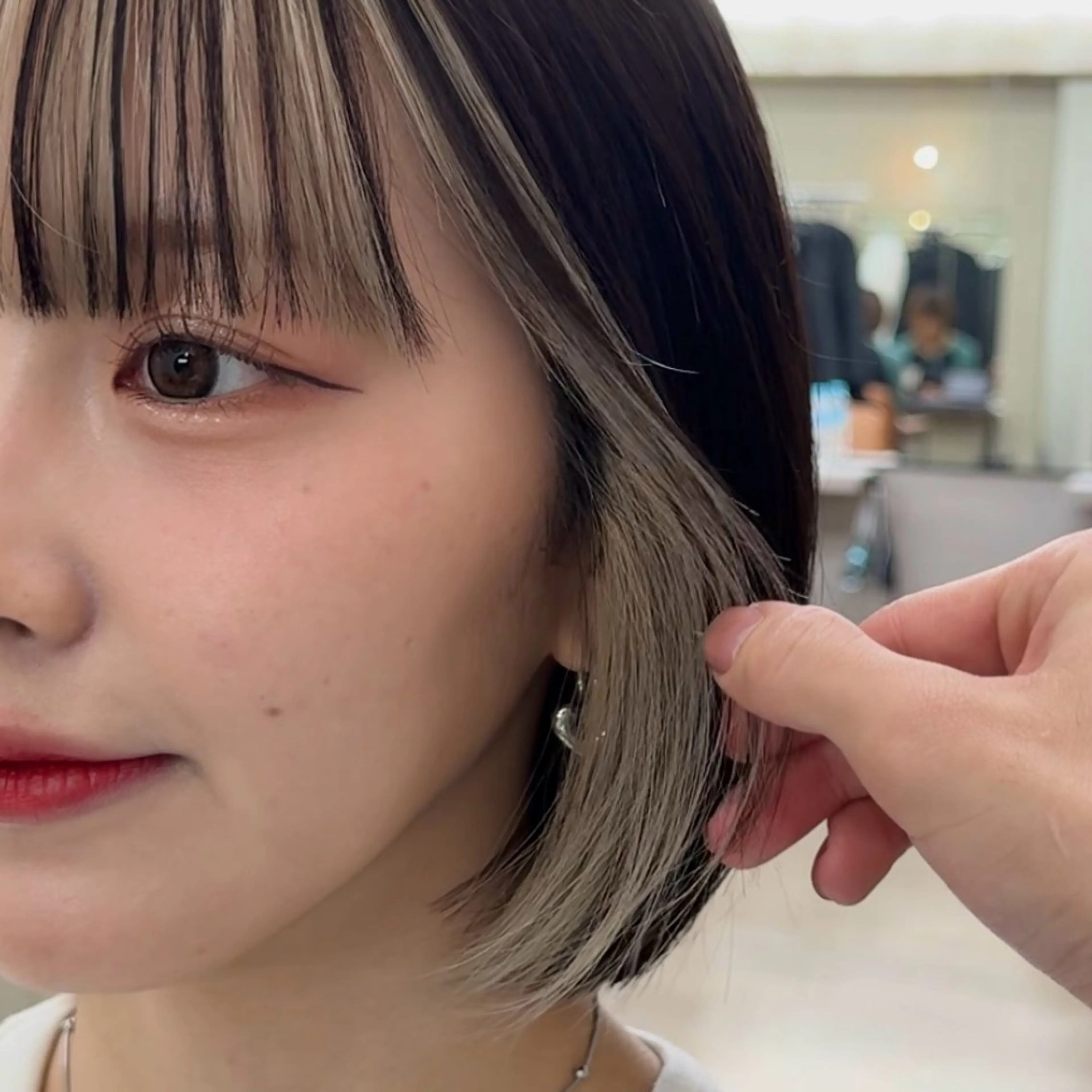 ショート カラー ブリーチ インナーカラー 柔らかいレイヤー🌿 大人ヘア/みっきーのヘアスタイル