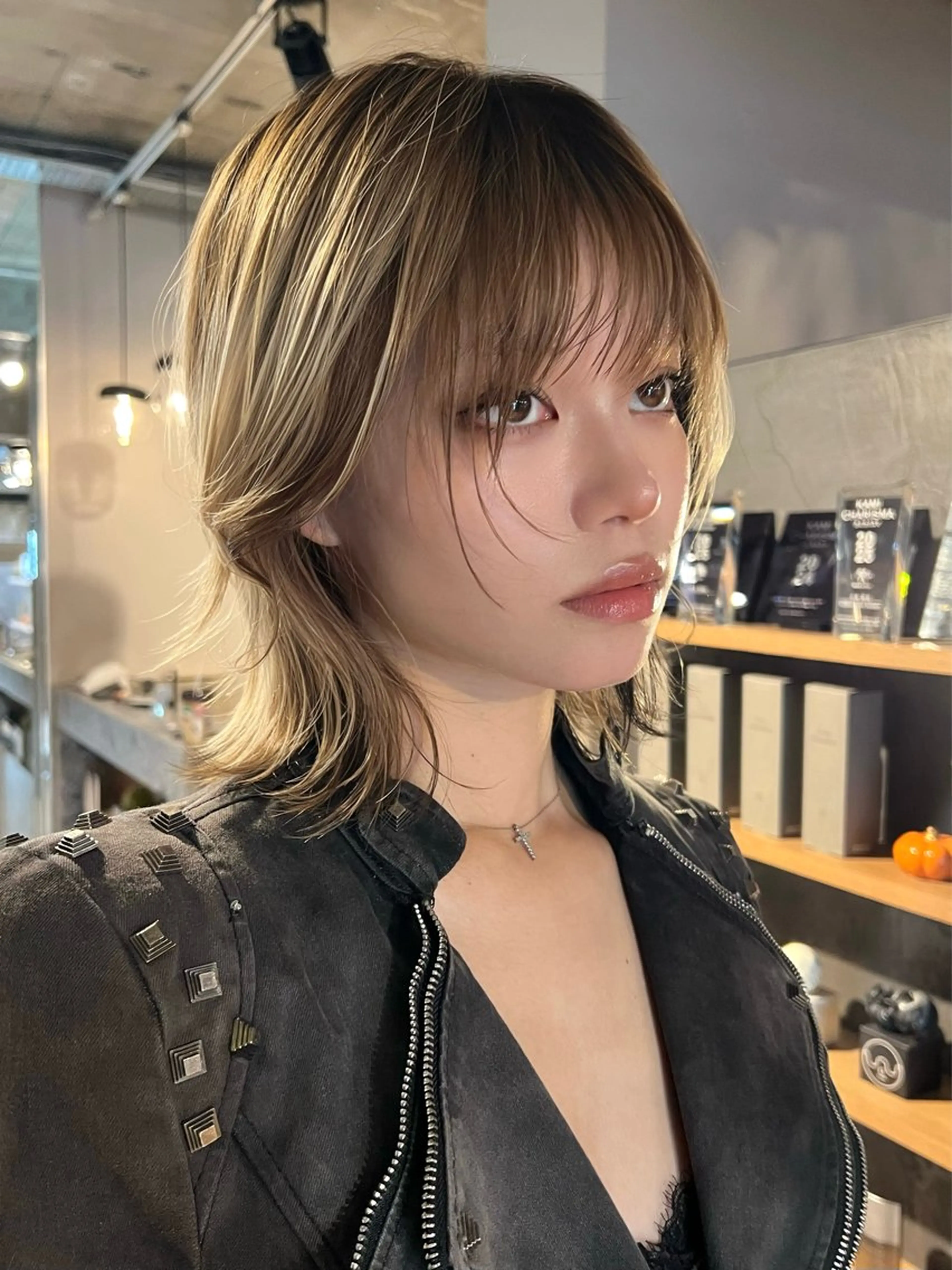 ミディアム カラー レイヤーカット カット belle 表参道 terrace所属・抜きっぱなしブロンド /ハイトーン/カナタのヘアスタイル