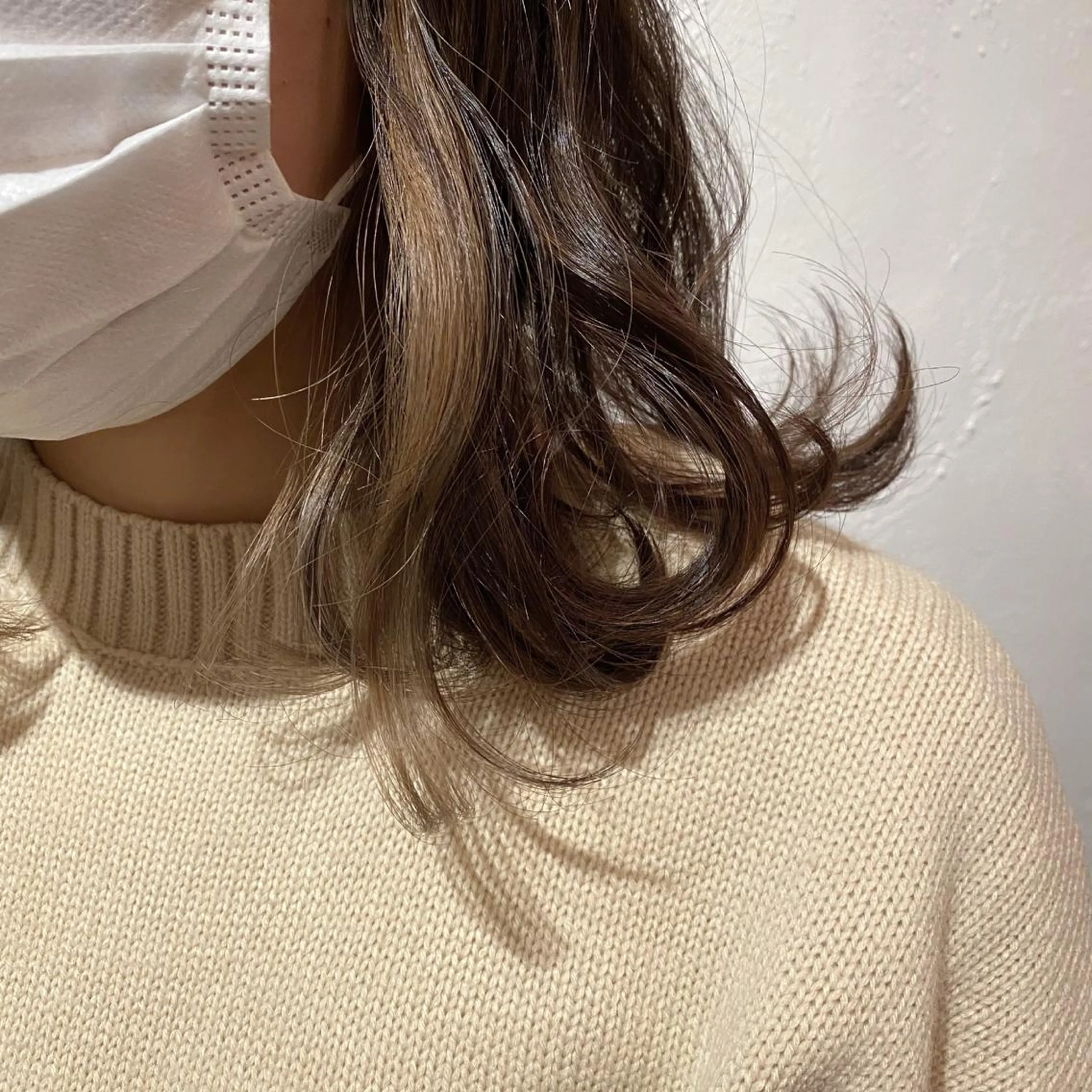 ミディアム カラー アディクシーカラー バレイヤージュ ミストバング ベージュカラー ブリーチ 韓国ヘア特化 💟 ララア 💟のヘアスタイル