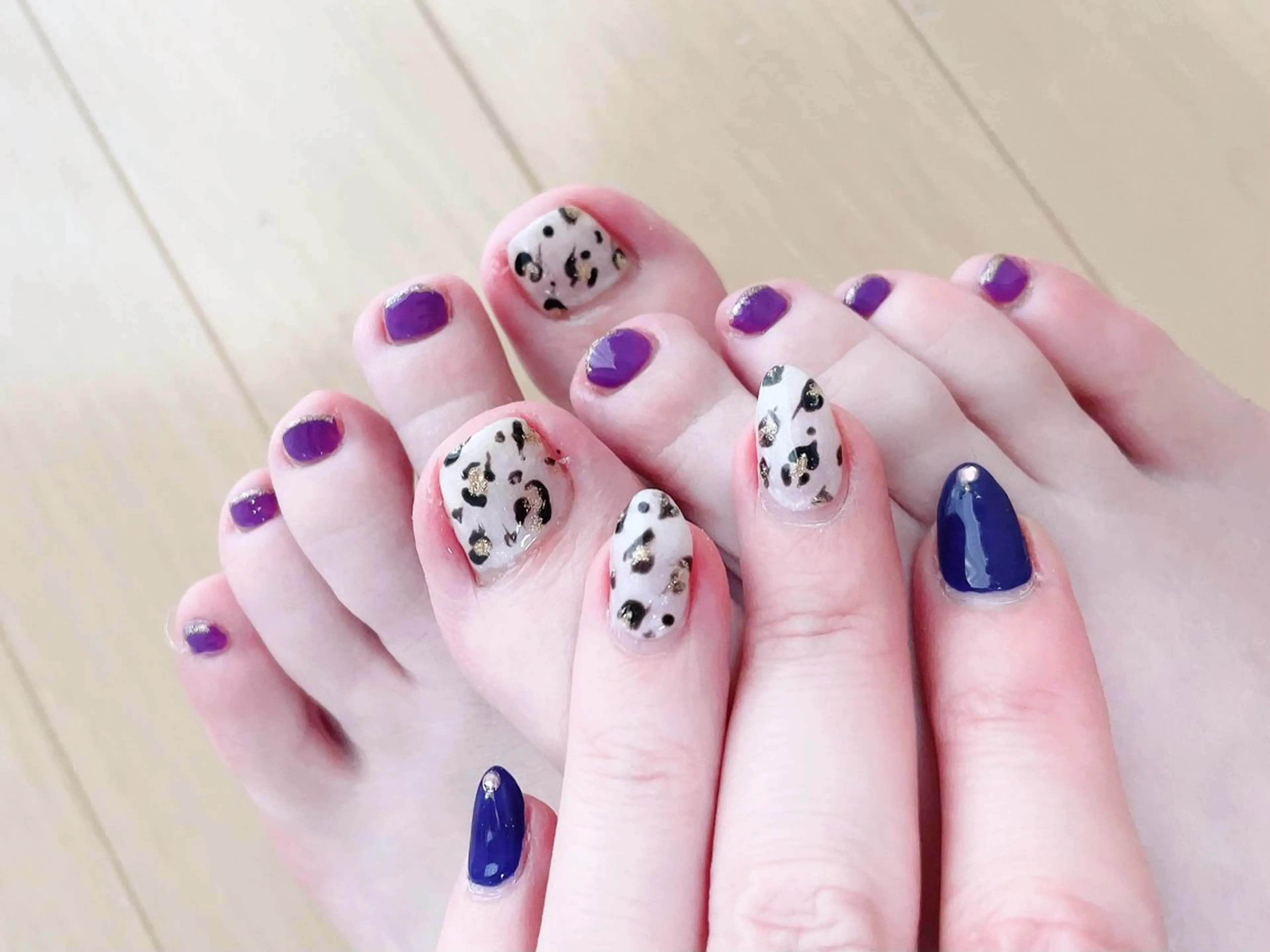 ハンドとフットのセットメニュー💅期間限定アート付き（オフ無し）16,500円相当のデザイン→9,900円🙌💕の写真