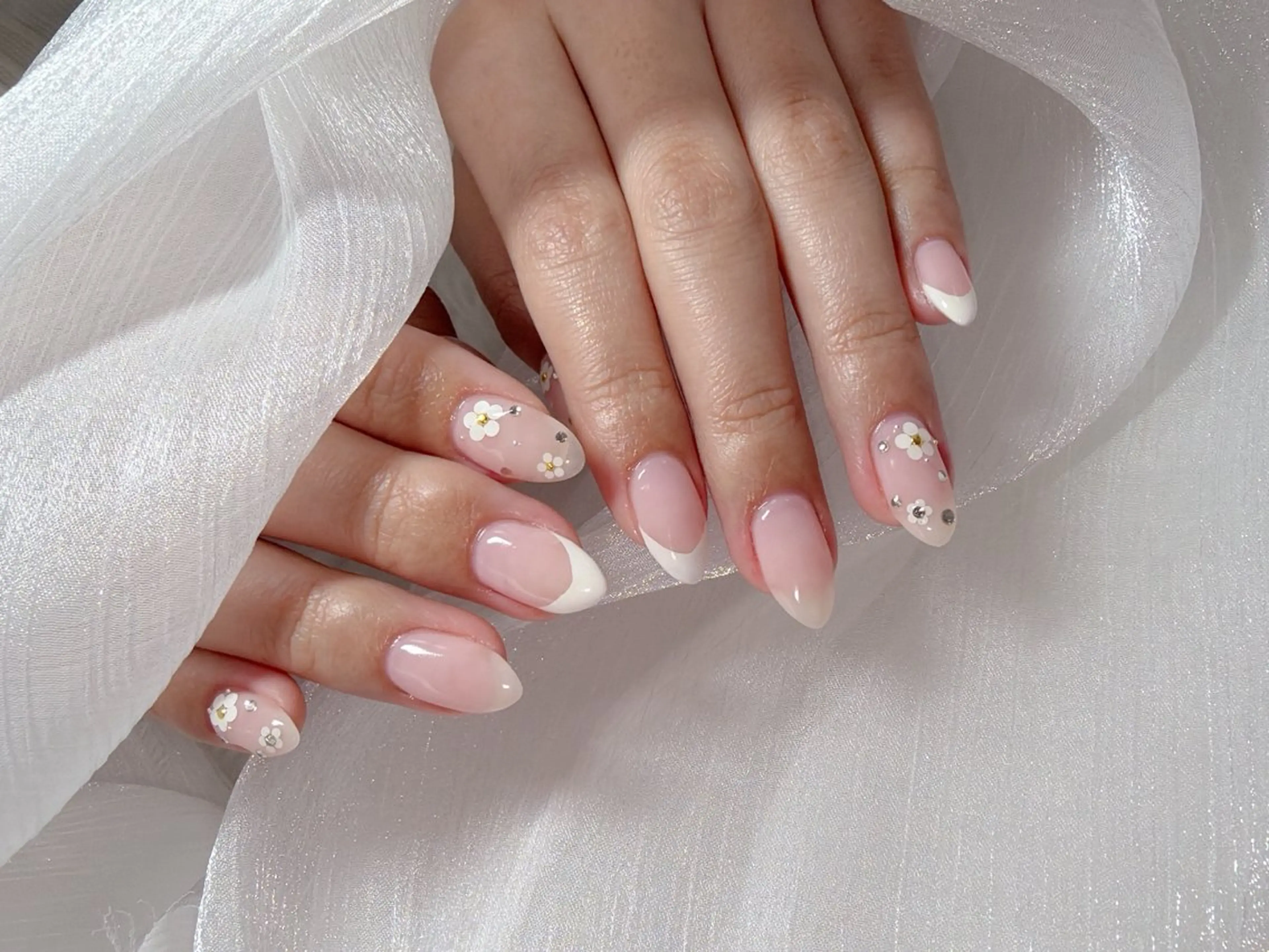 ネイル ハンドネイル Moon's🌙🪄 Shioriのネイルデザイン