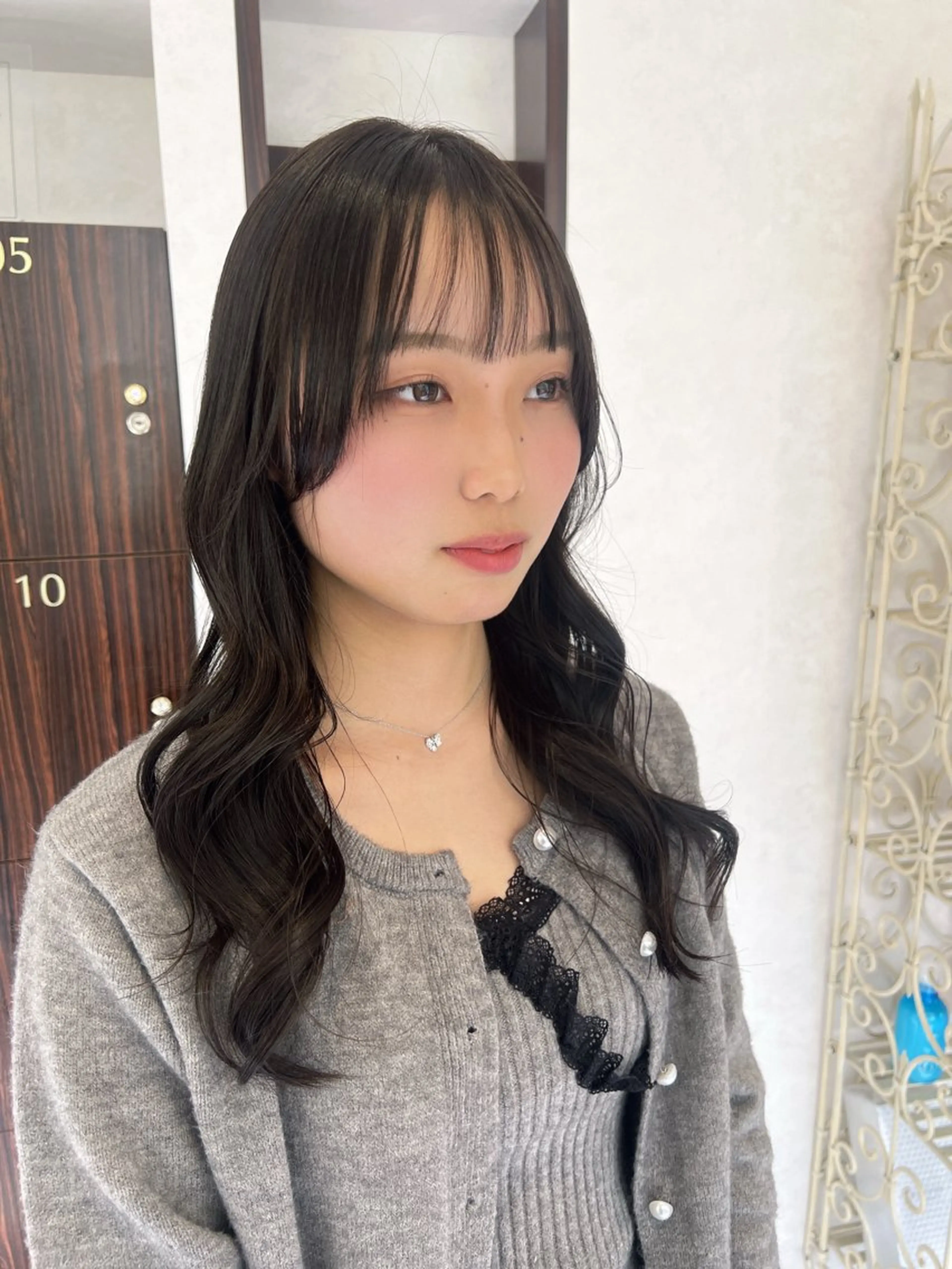 セミロング レイヤーカット 小池 夏美のヘアスタイル