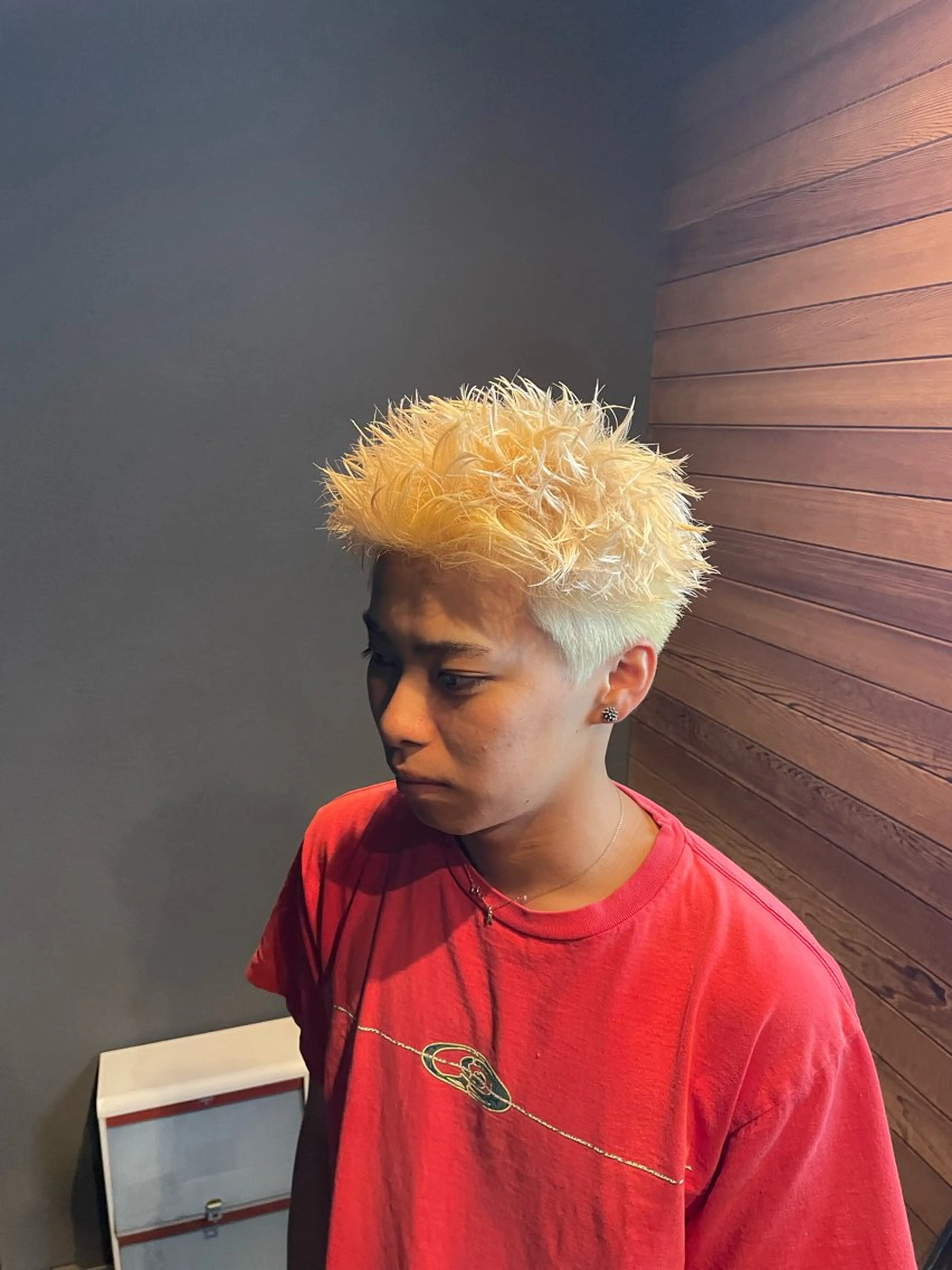 ショート カラー メンズ メンズハイトーン スパイキーショート ハイトーンカラー ショートヘア litbyfifth 濵崎寛太のヘアスタイル