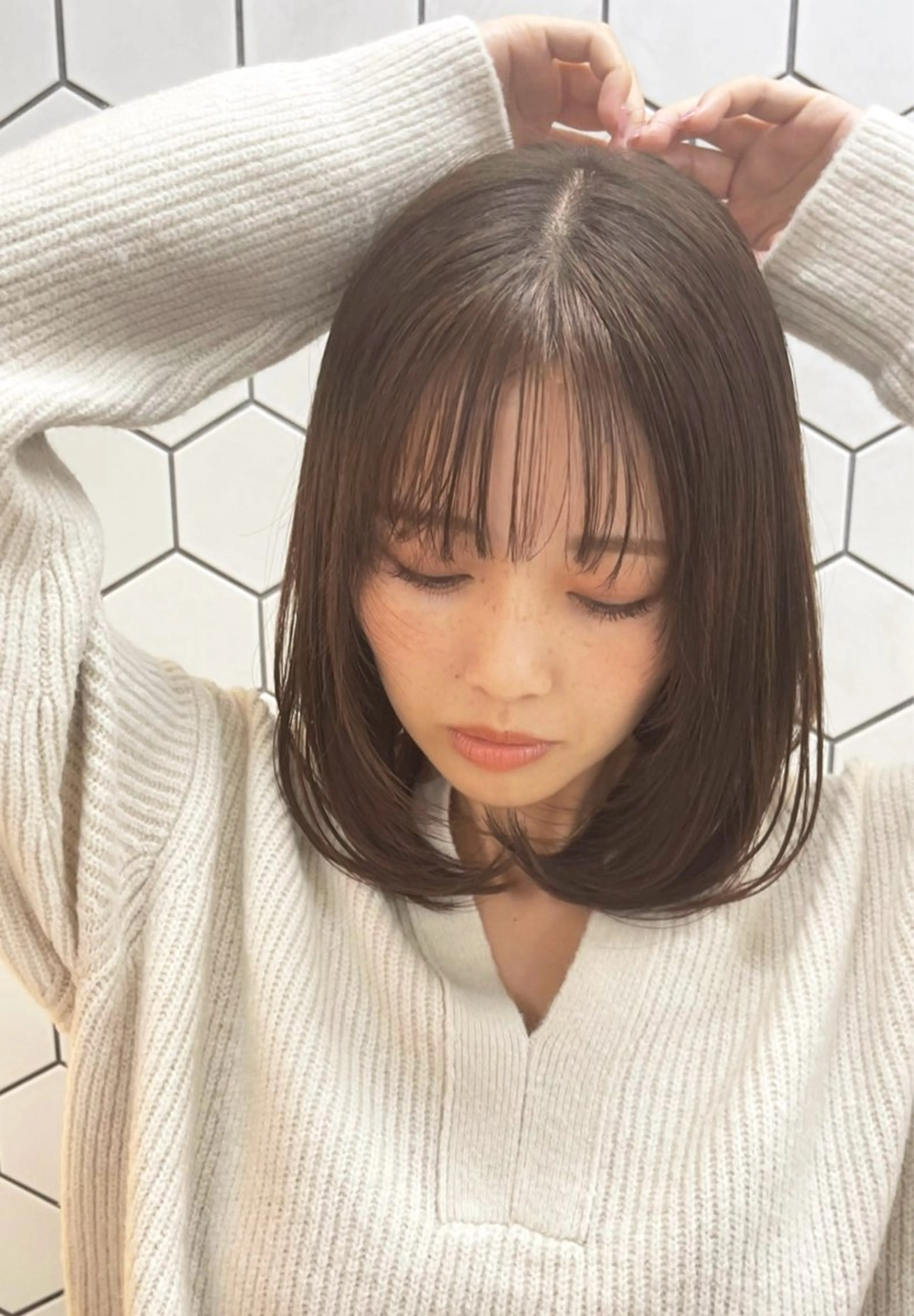 ミディアム ハイトーン/レイヤ ーTENSHOのヘアスタイル