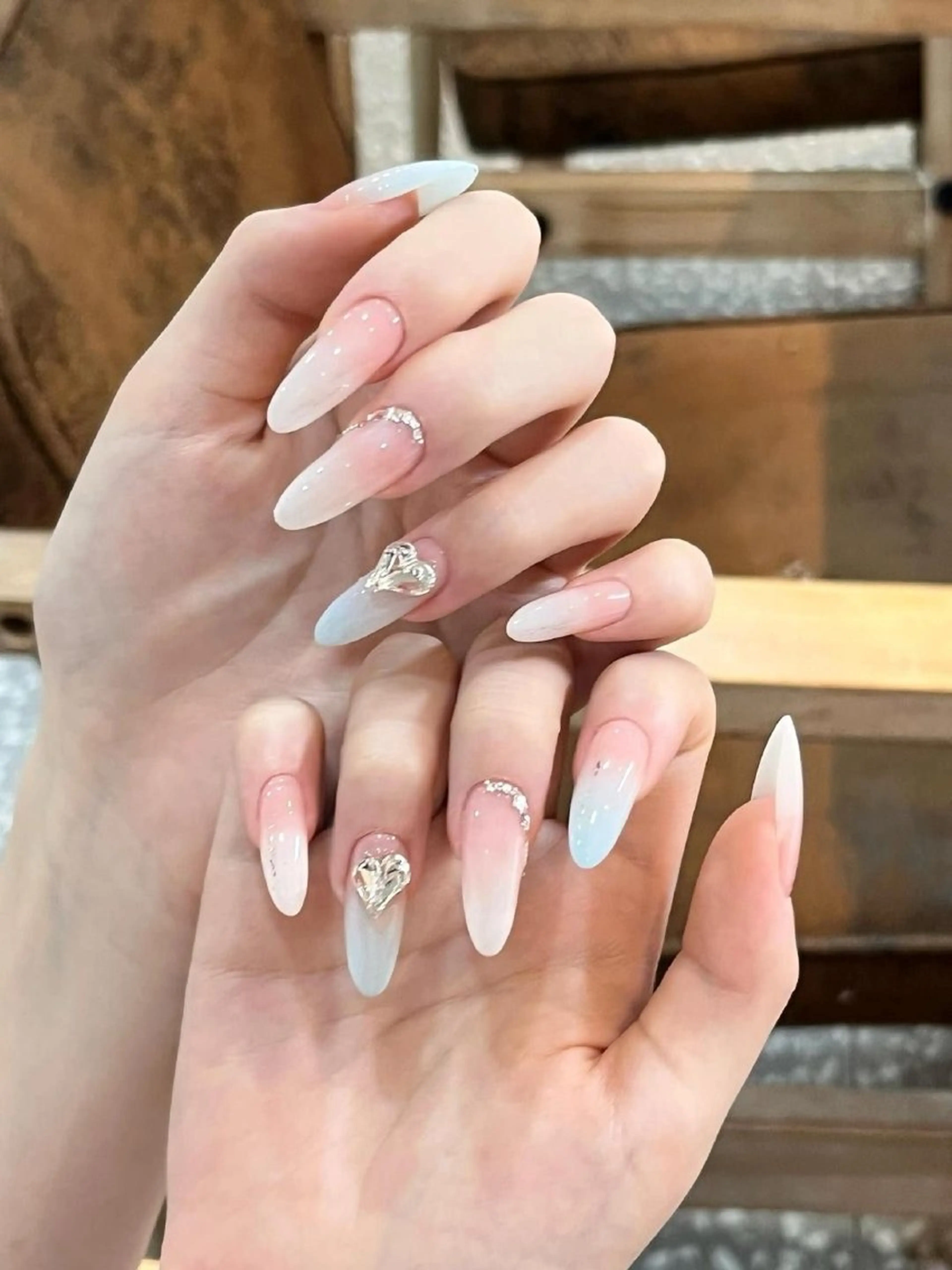 カラー グラデーションカラー ピンクカラー ハンドネイル AIN Nailのネイルデザイン