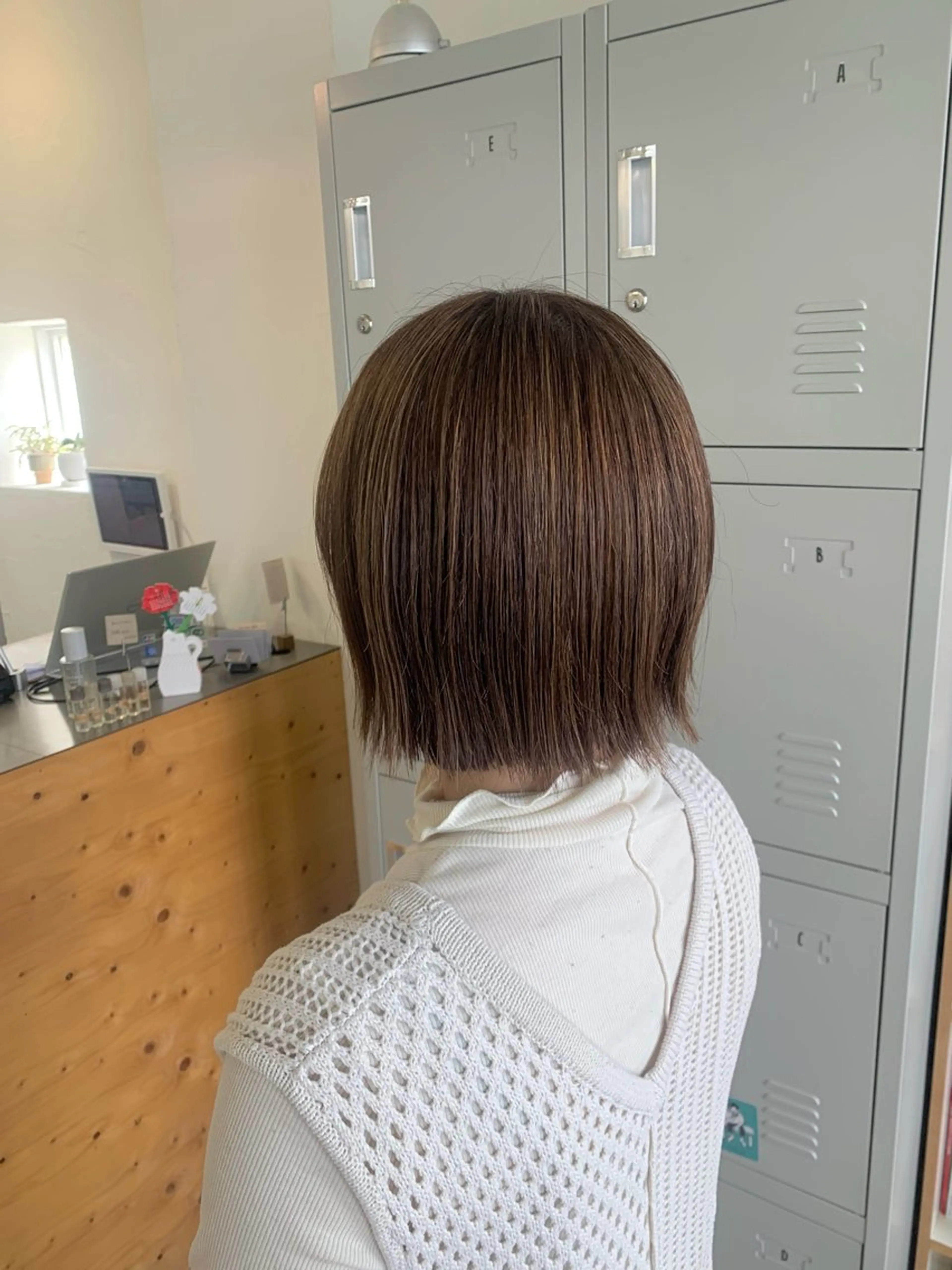 ミディアム ハイライト サワダ ミナミのヘアスタイル