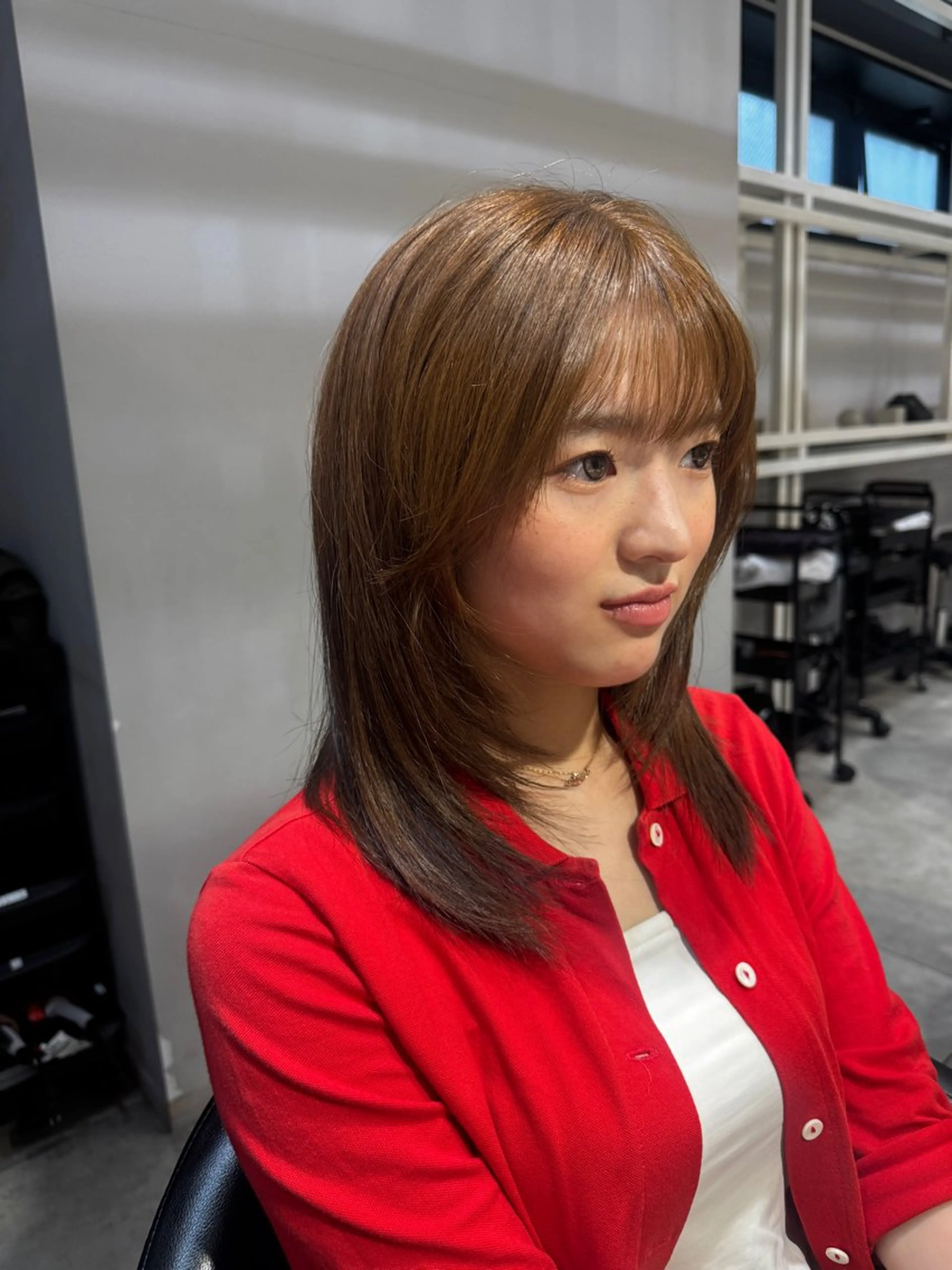 ミディアム カラー レイヤーカット カット ヘアカラー トリートメント Dxxxx III所属・似合う髪型が 分からない方へのヘアスタイル