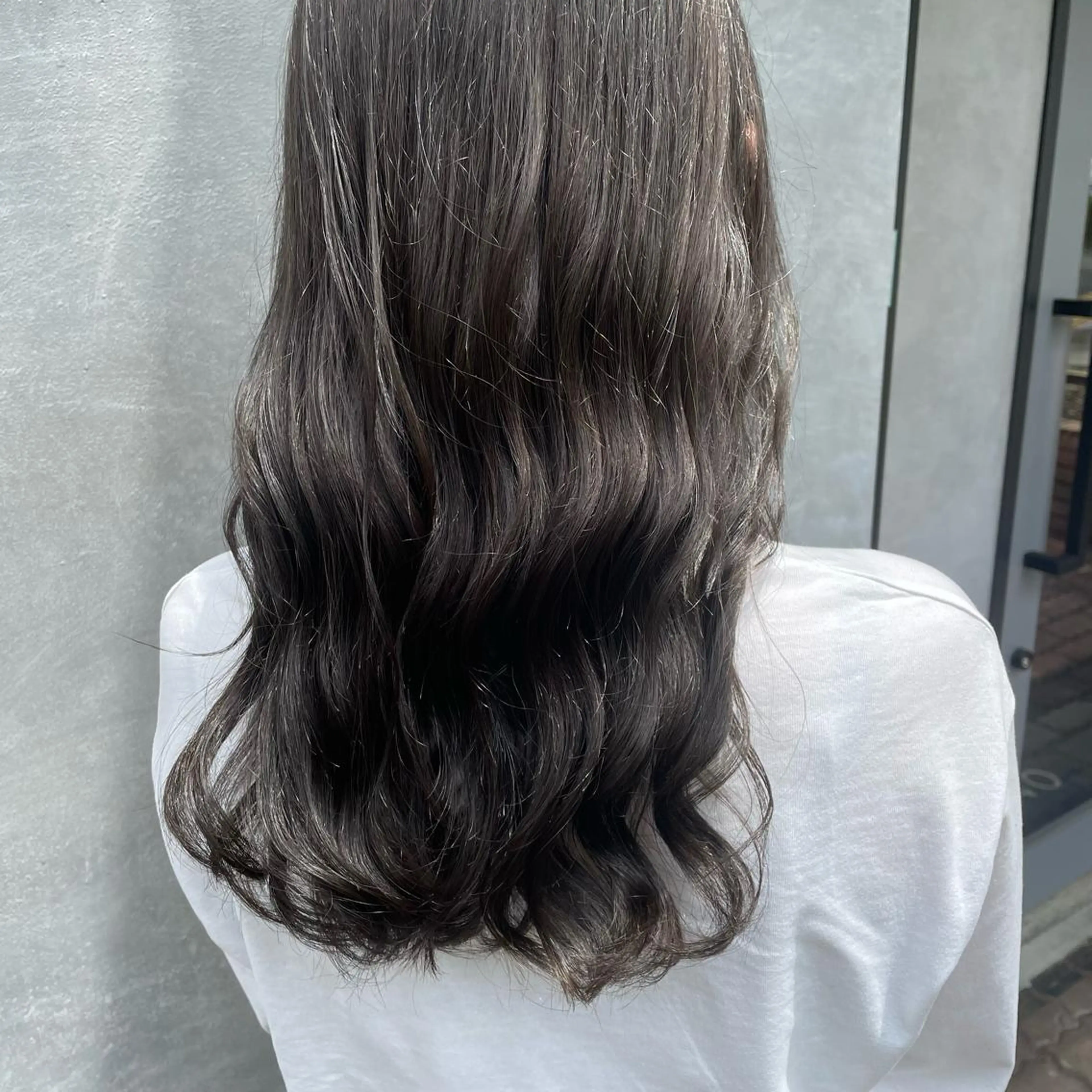 ロング カラー オリーブカラー 青田 明日海のヘアスタイル