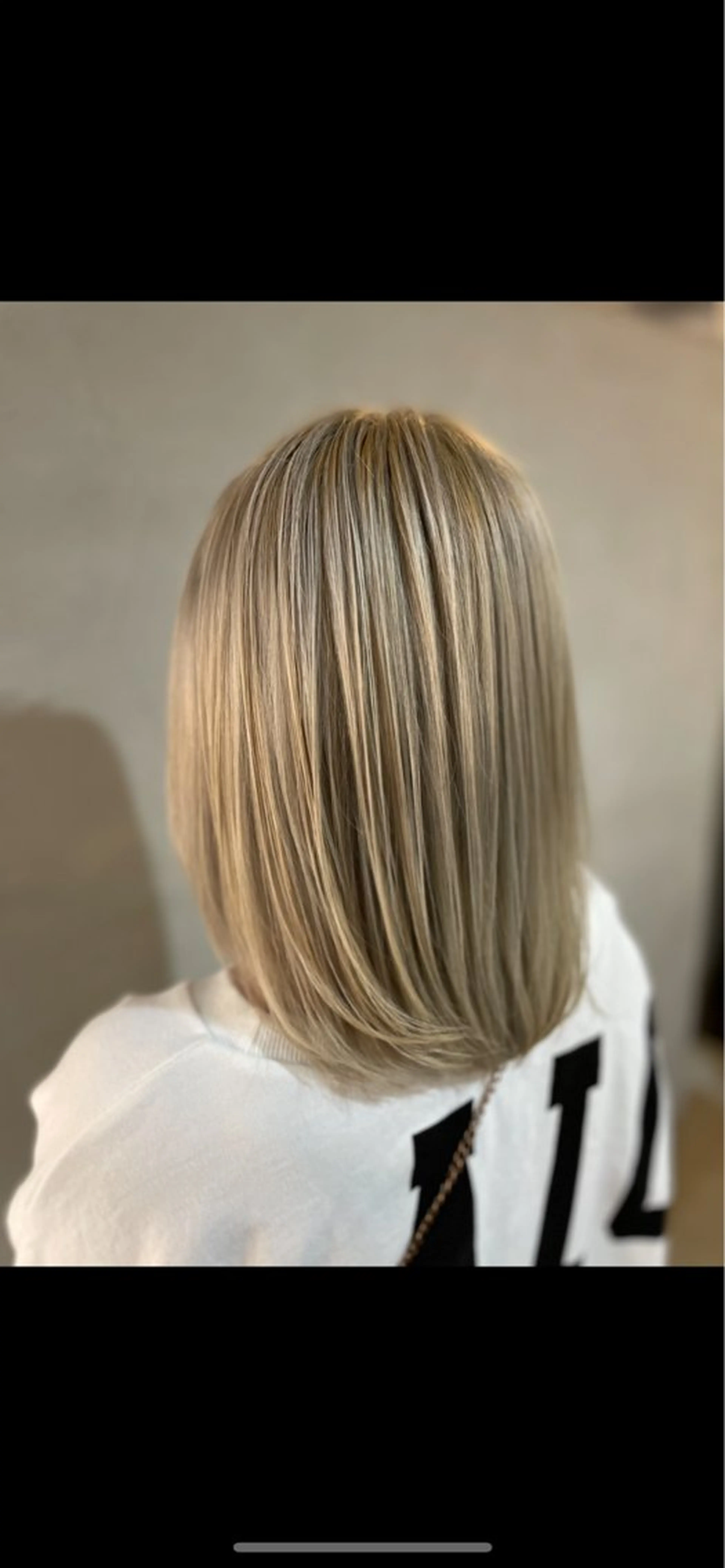 セミロング Re room. 女性スタイリストのヘアスタイル