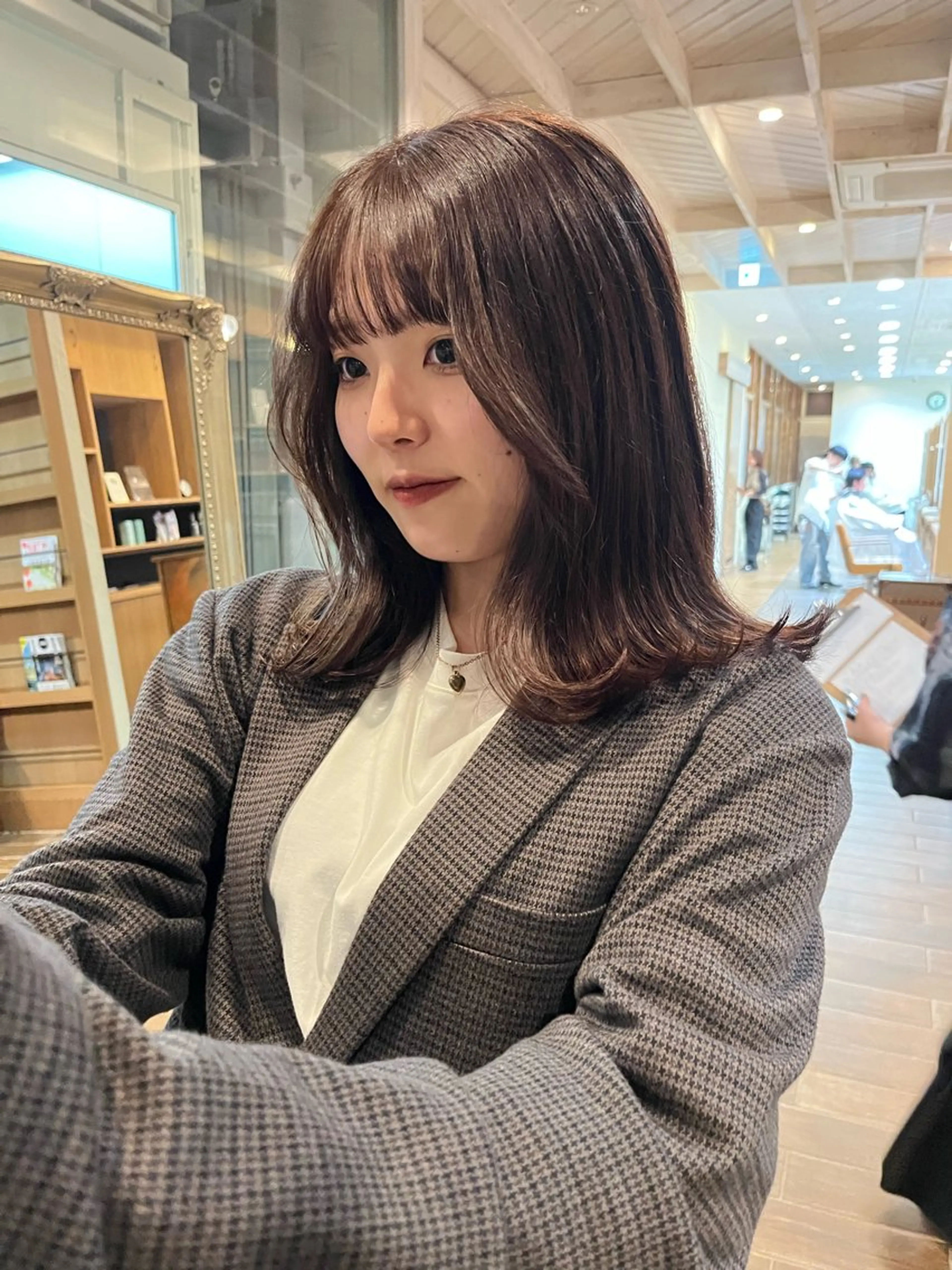 ミディアム カラー カット ヘアカラー トリートメント 酸性ストレート/ 暖色カラー/ココネのヘアスタイル