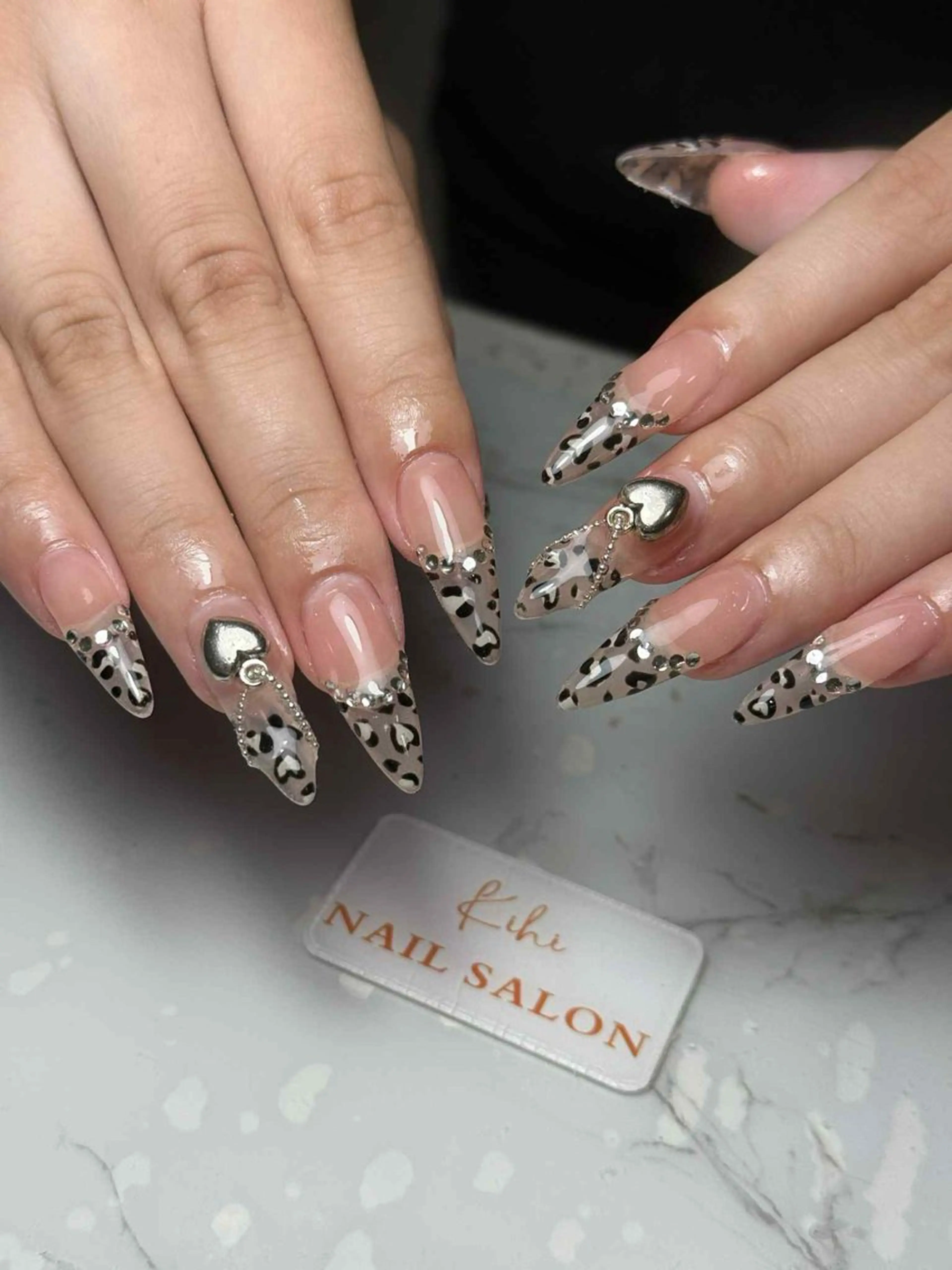 ネイル アートネイル フレンチネイル ジェルネイル グラデーション 韓国ネイル ハンドネイル 💕鈴木ユリ パラジェル/オフ無料のネイルデザイン