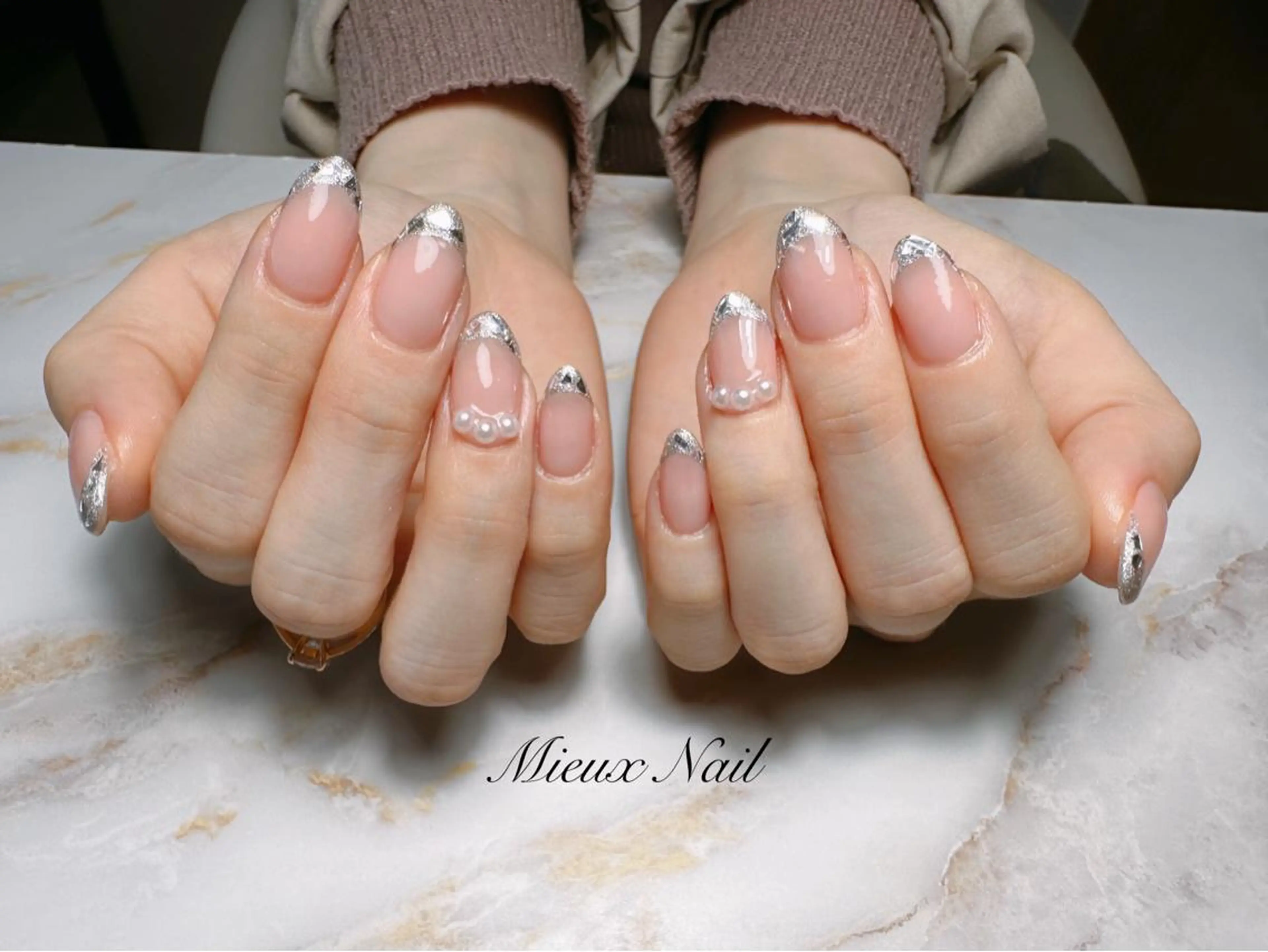 ネイル ブルー フレンチネイル ガラスフレンチ オフィスネイル シルバー ハンドネイル 市川 麻衣子のネイルデザイン