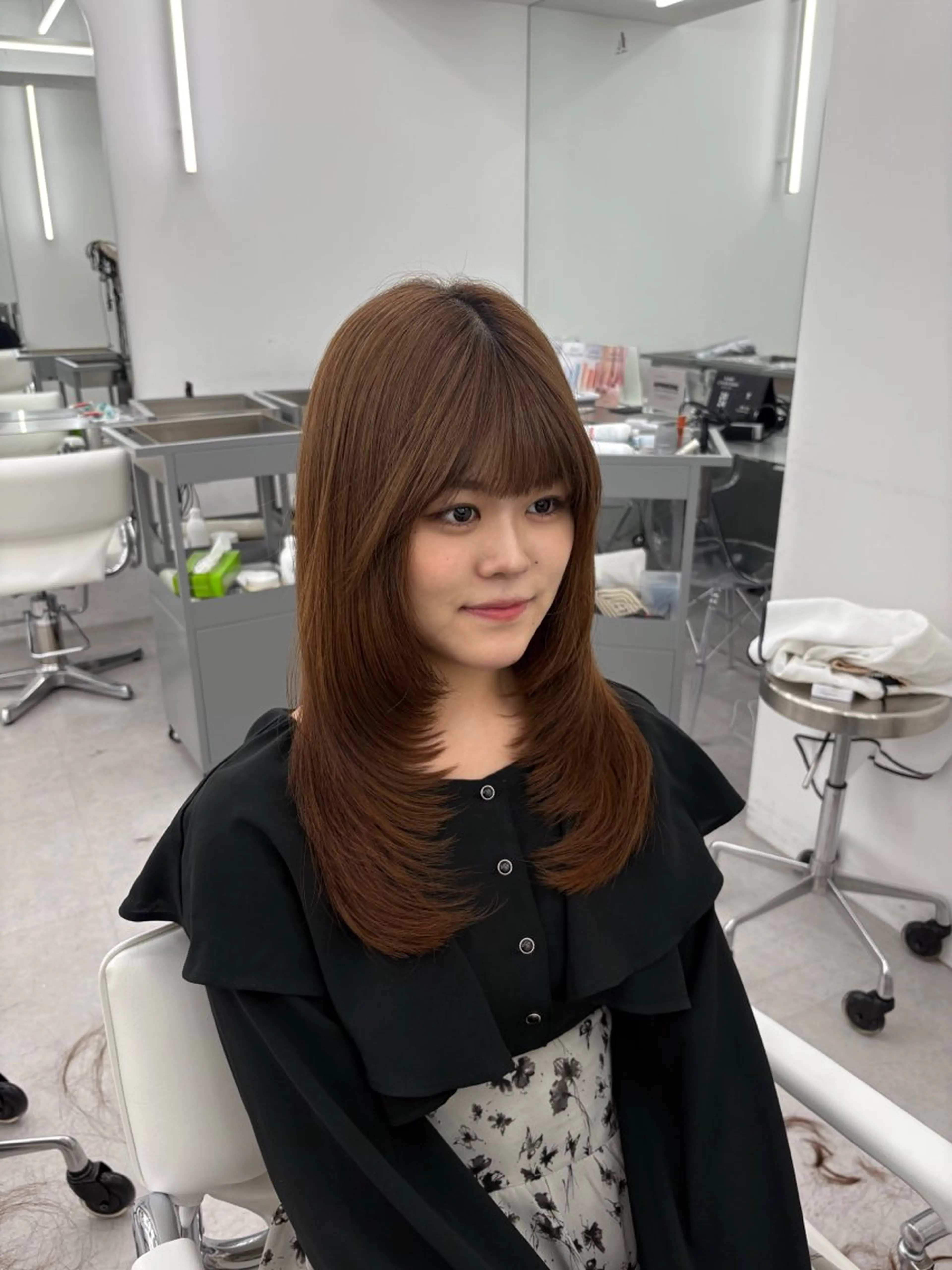 セミロング 韓国ヘア/レイヤー/ 顔まわり足立遥奈のヘアスタイル