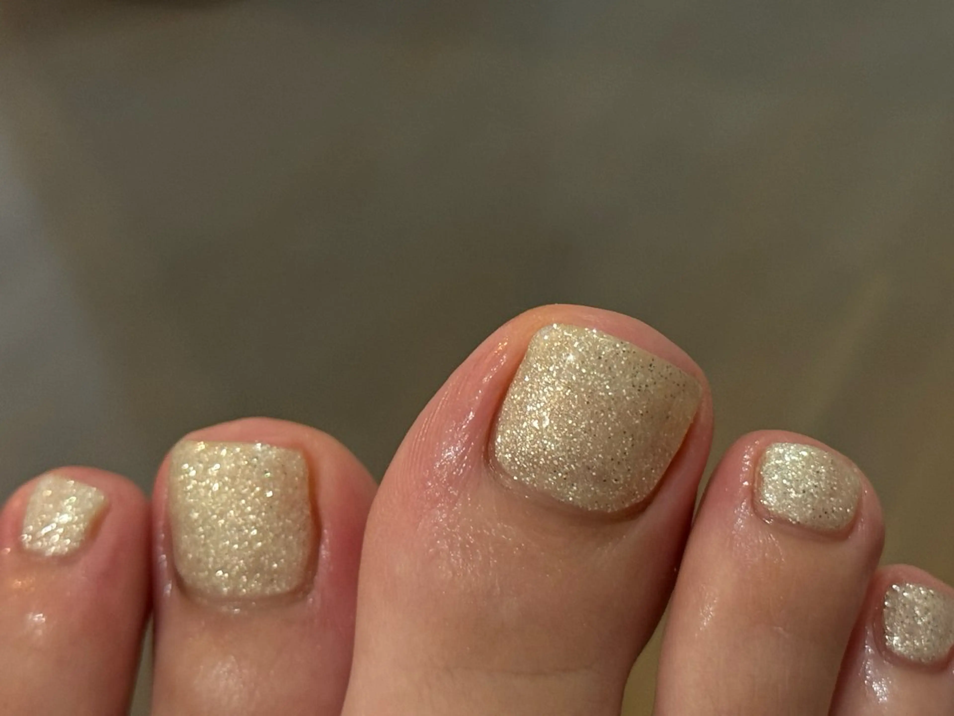 ネイル フットネイル キラキラネイル ラメ(グリッター) ワンカラーネイル calla NAIL南森町店所属・calla/南森町/ パラジェルのネイルデザイン