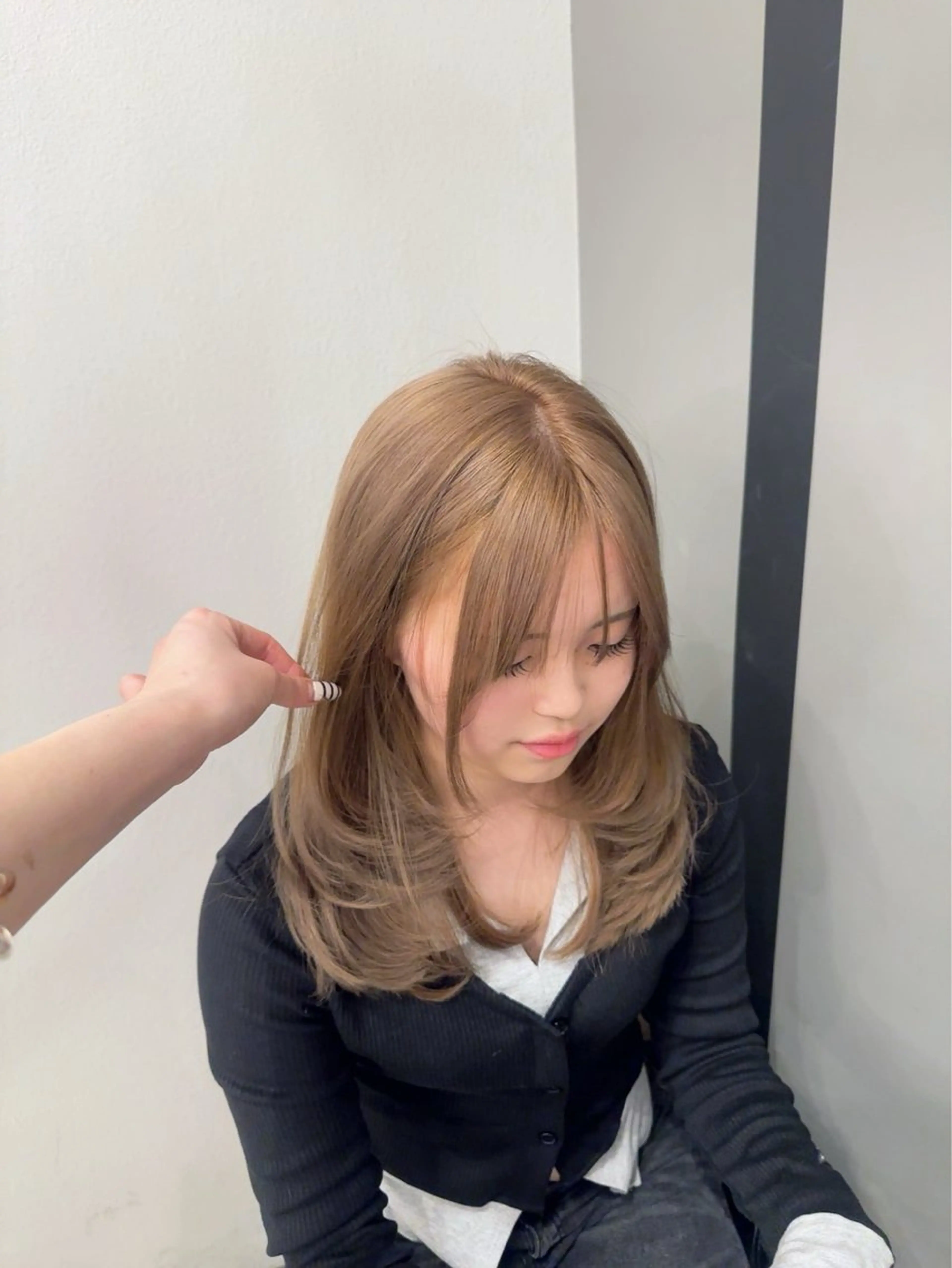 セミロング ヘアカラー 透け感オリーブ/レイ ヤーカット/KaHoのヘアスタイル