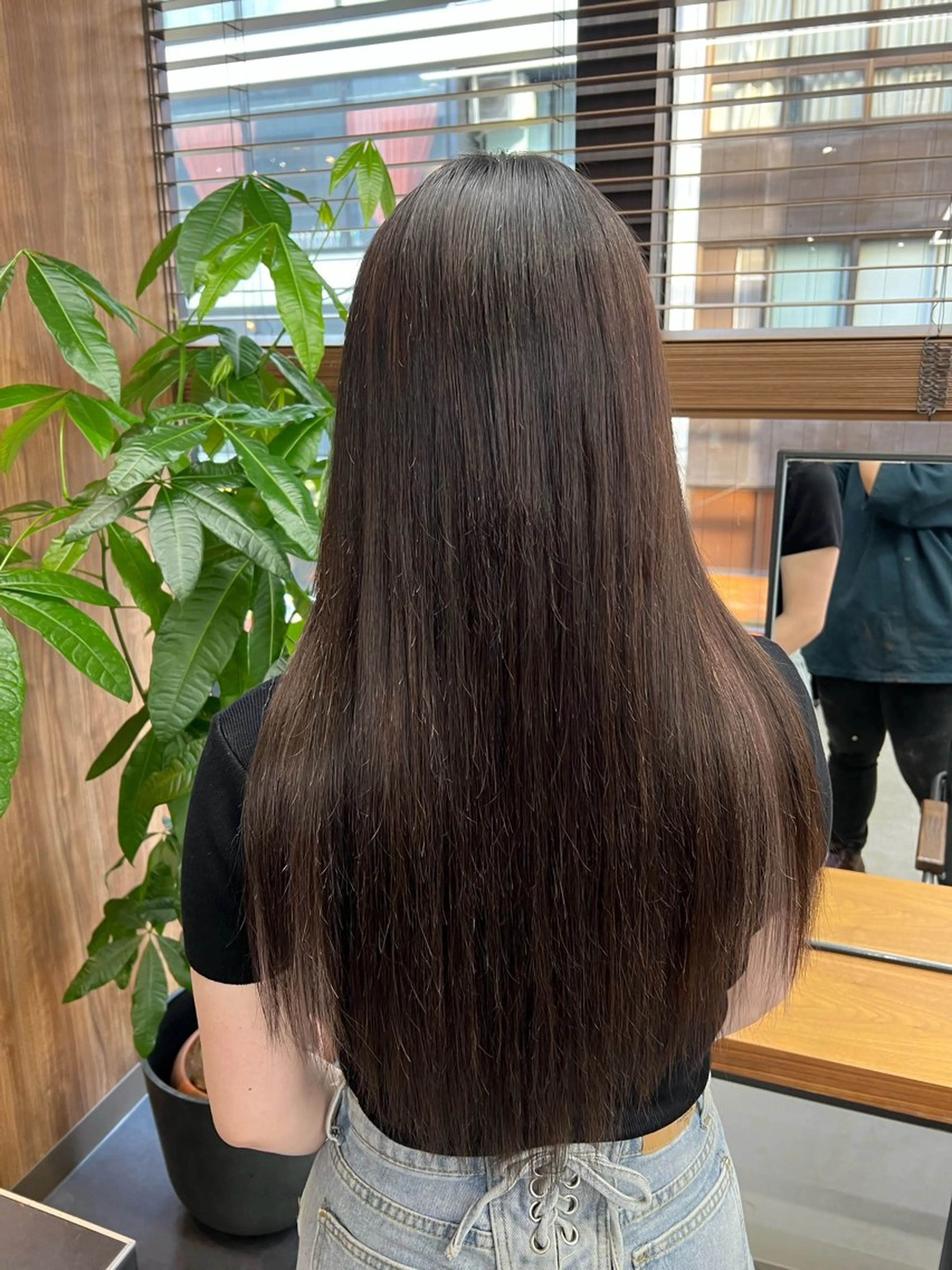 ロング カラー シールエクステ 黒髪 ブラウンカラー イヤリングカラー インナーカラー ショート/ウルフ カットモデル募集のヘアスタイル