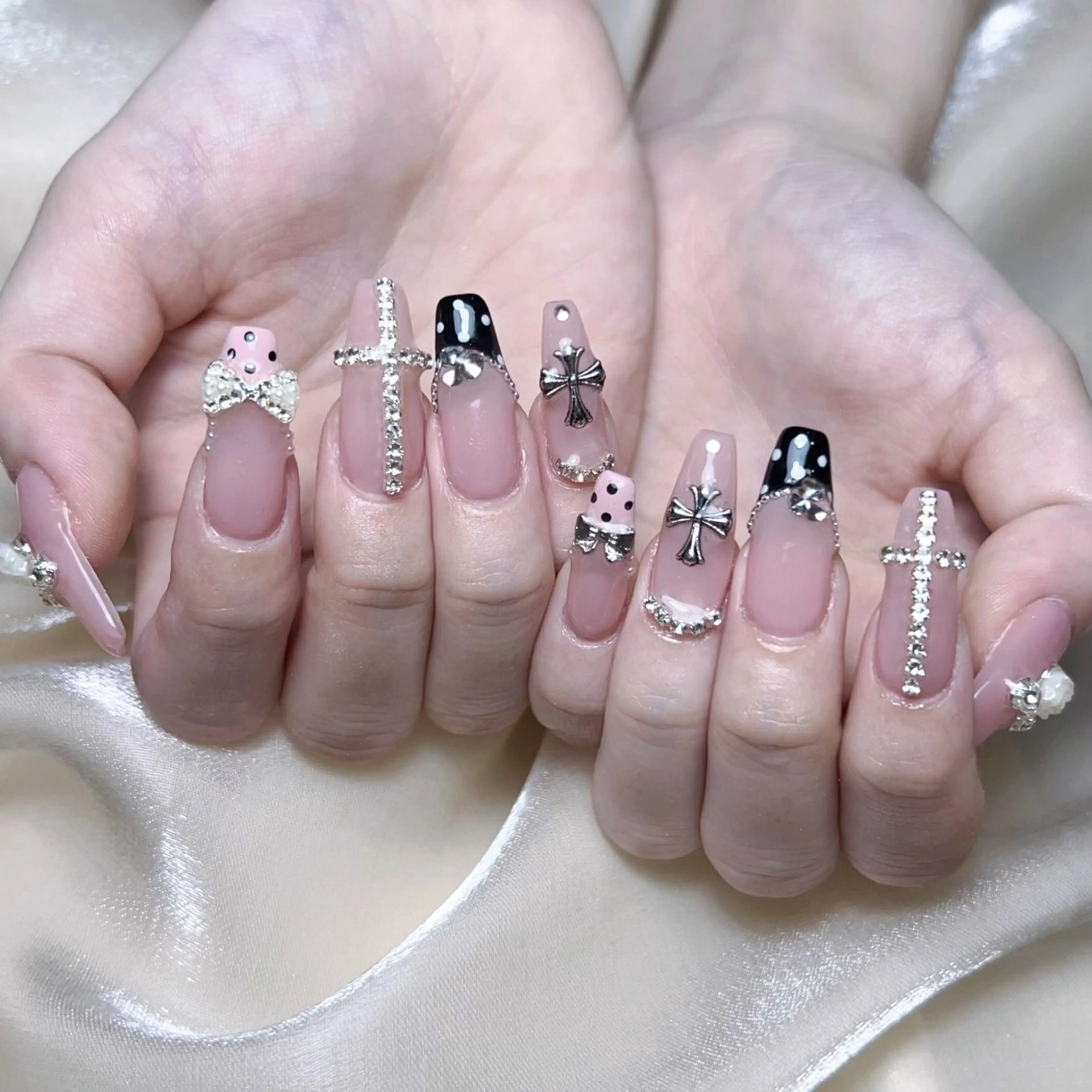 メンズ ネイル メンズ韓国風 アートネイル オーロラネイル ガーリー キラキラネイル ハンドネイル Nail salon 木にいるのネイルデザイン