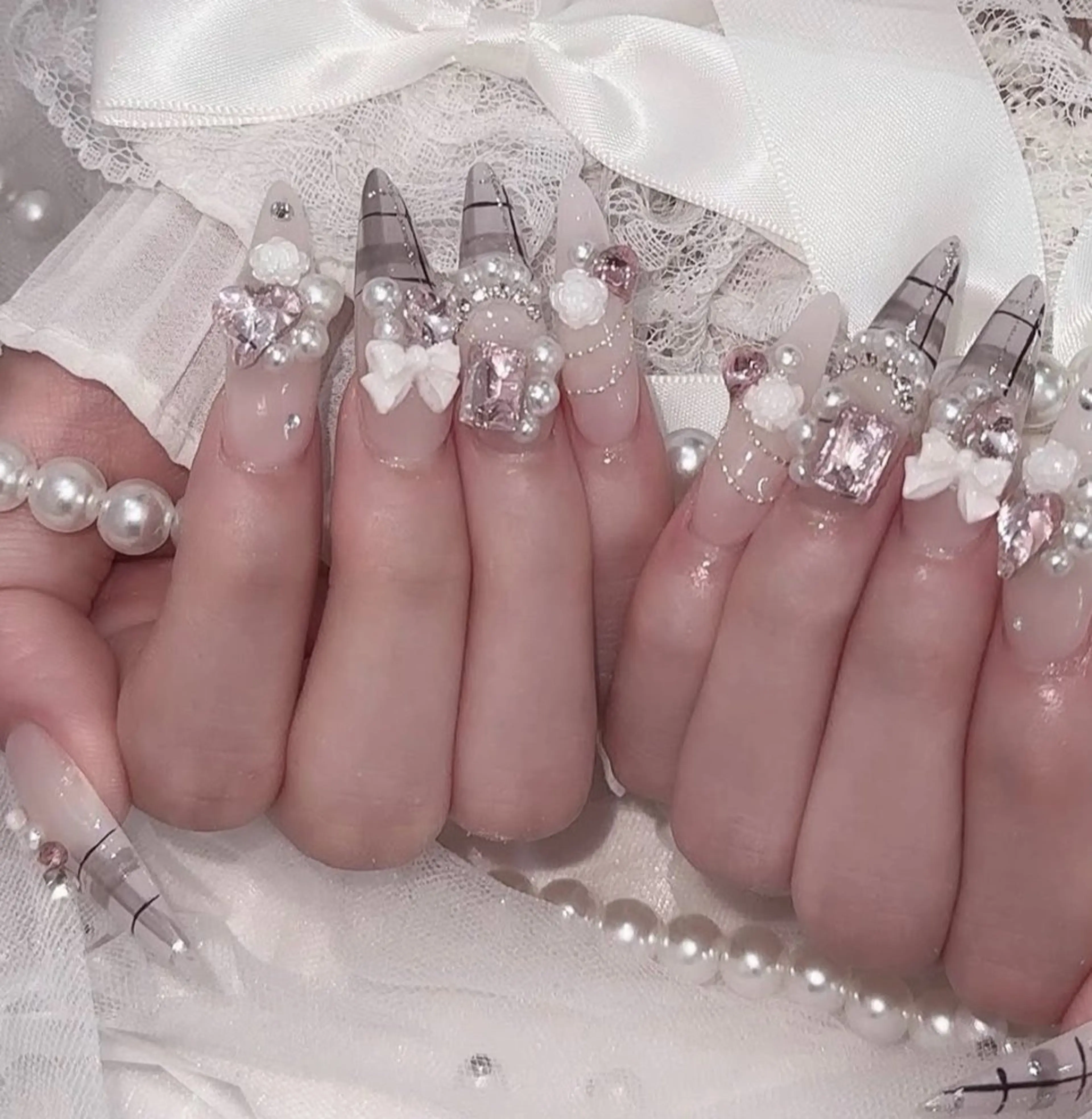 ネイル アートネイル オーロラネイル フレンチネイル ジェルネイル グラデーション ハンドネイル Ryu Nail NekoChanのネイルデザイン