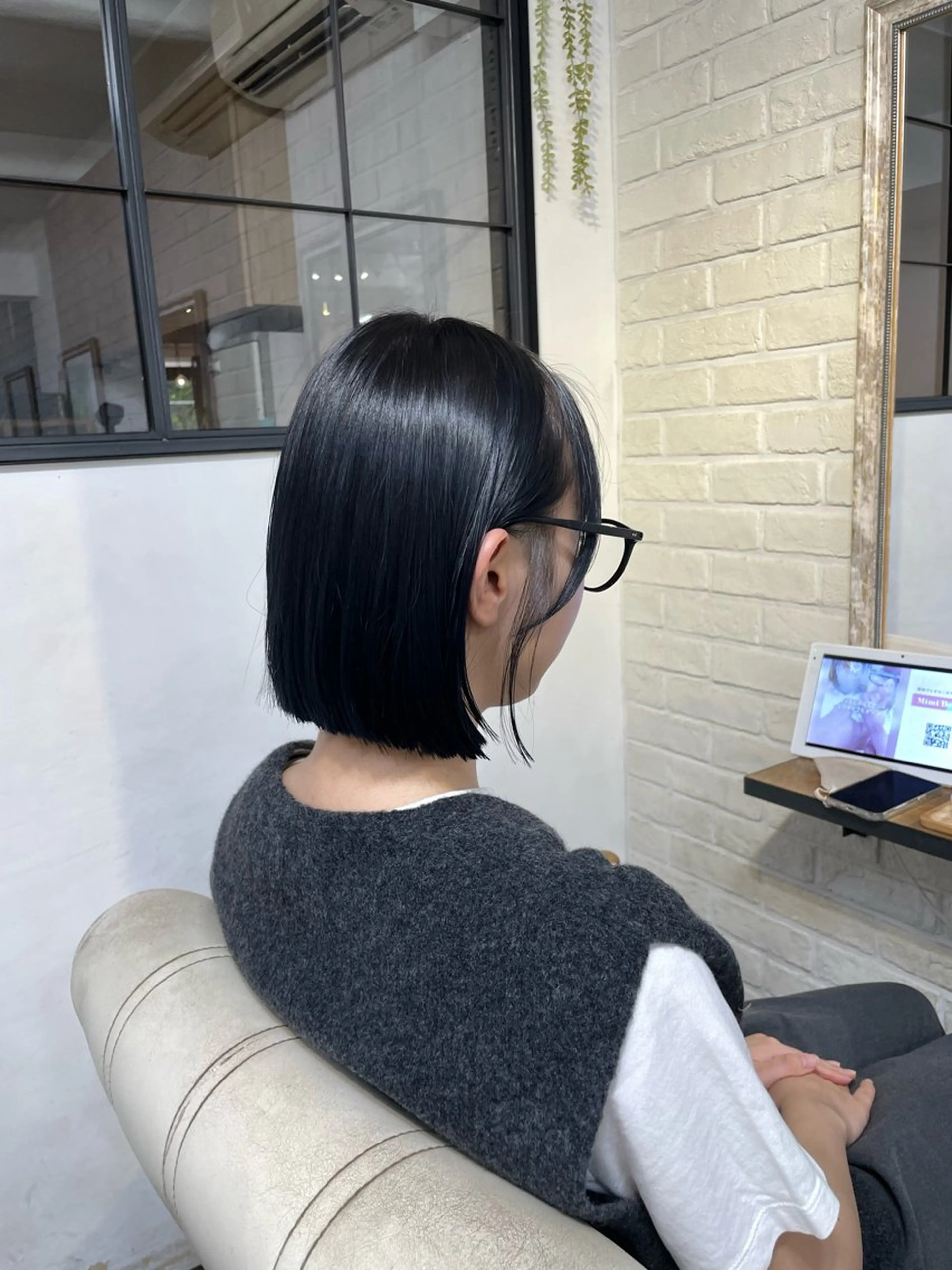 ミディアム ボブ 外ハネヘア カット ヘアカラー トリートメント 🫧 MAKI🫧のヘアスタイル