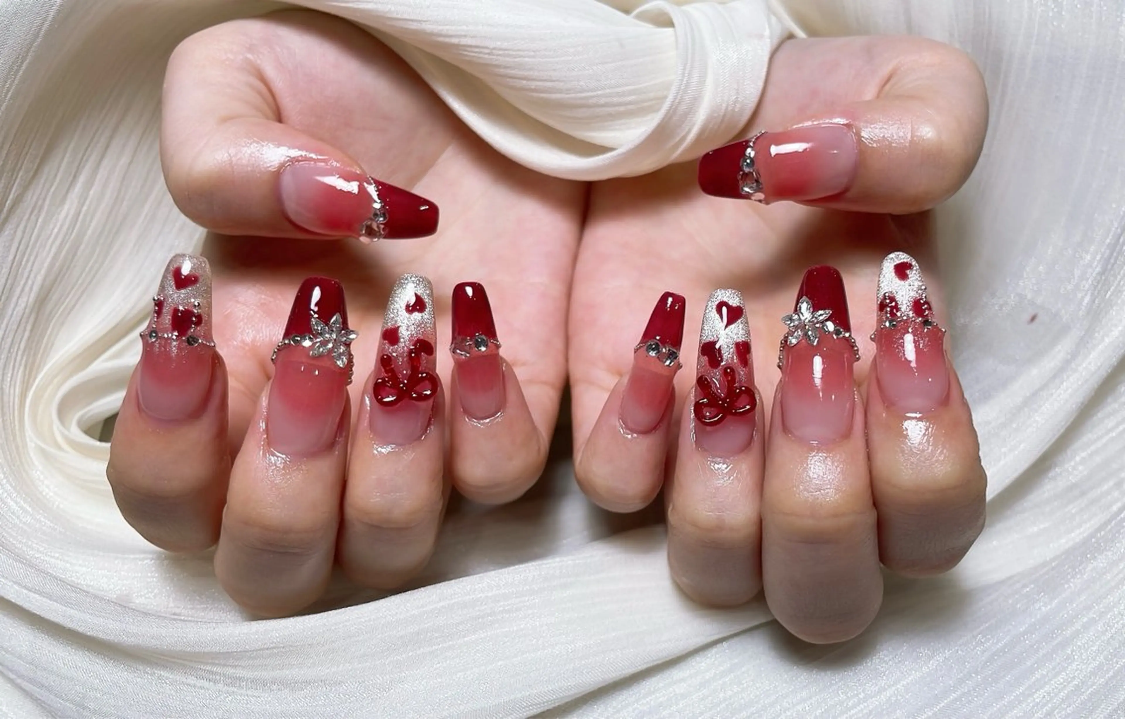 ネイル ハンドネイル ハンドケア モナ& あきのネイルデザイン