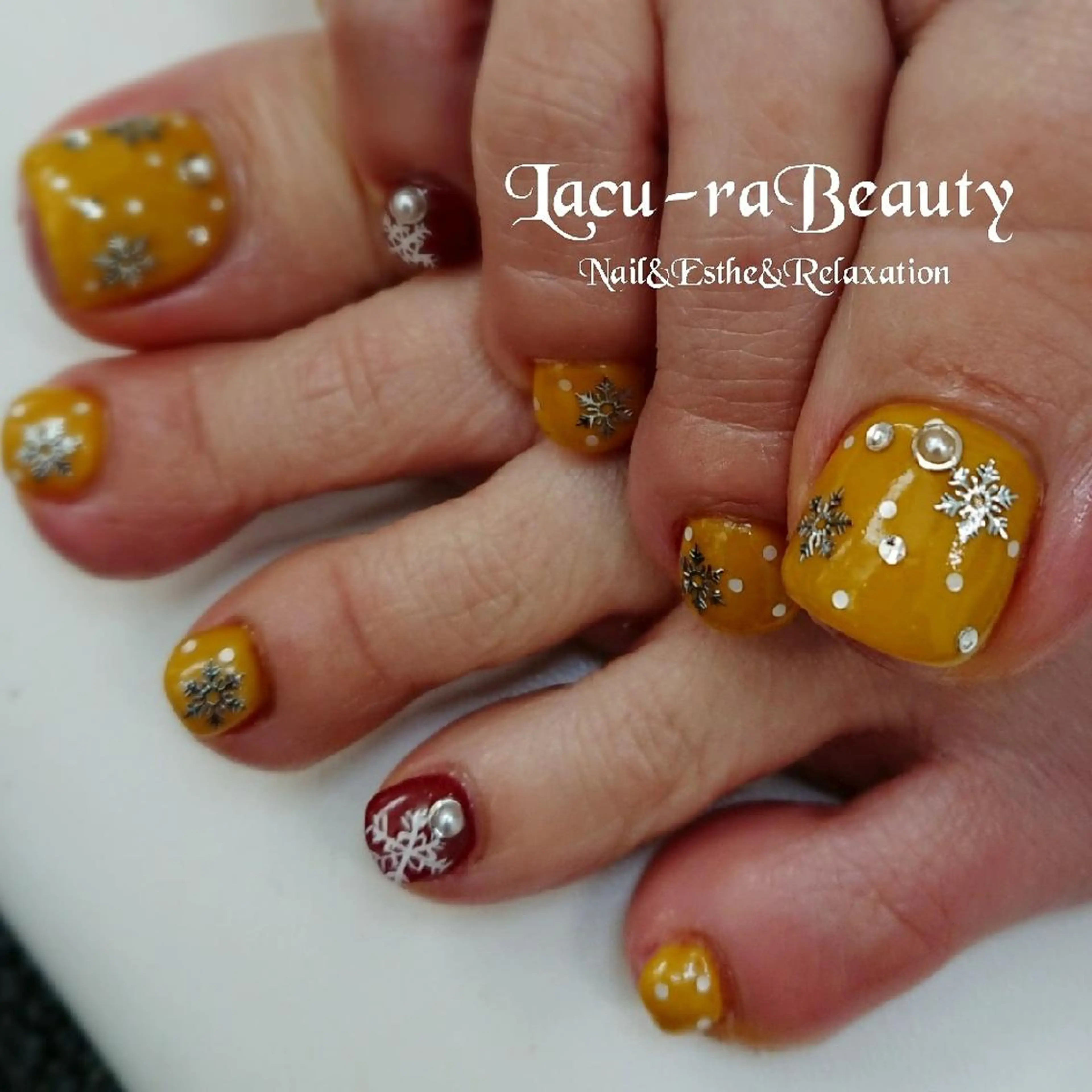 ネイル 小顔と腸の専門店 ラクーラビューティのエステ・リラクイメージ