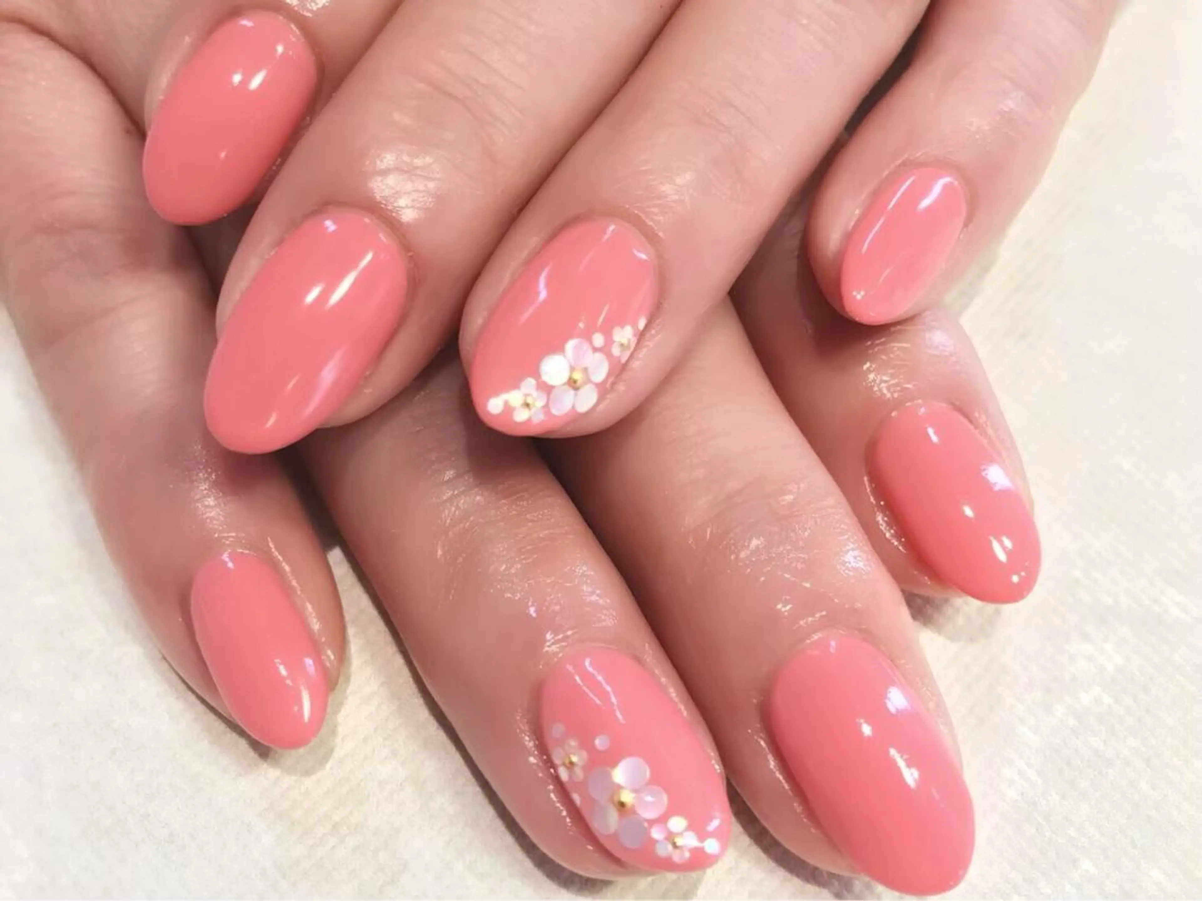 ネイル 米倉 群のヘアスタイル