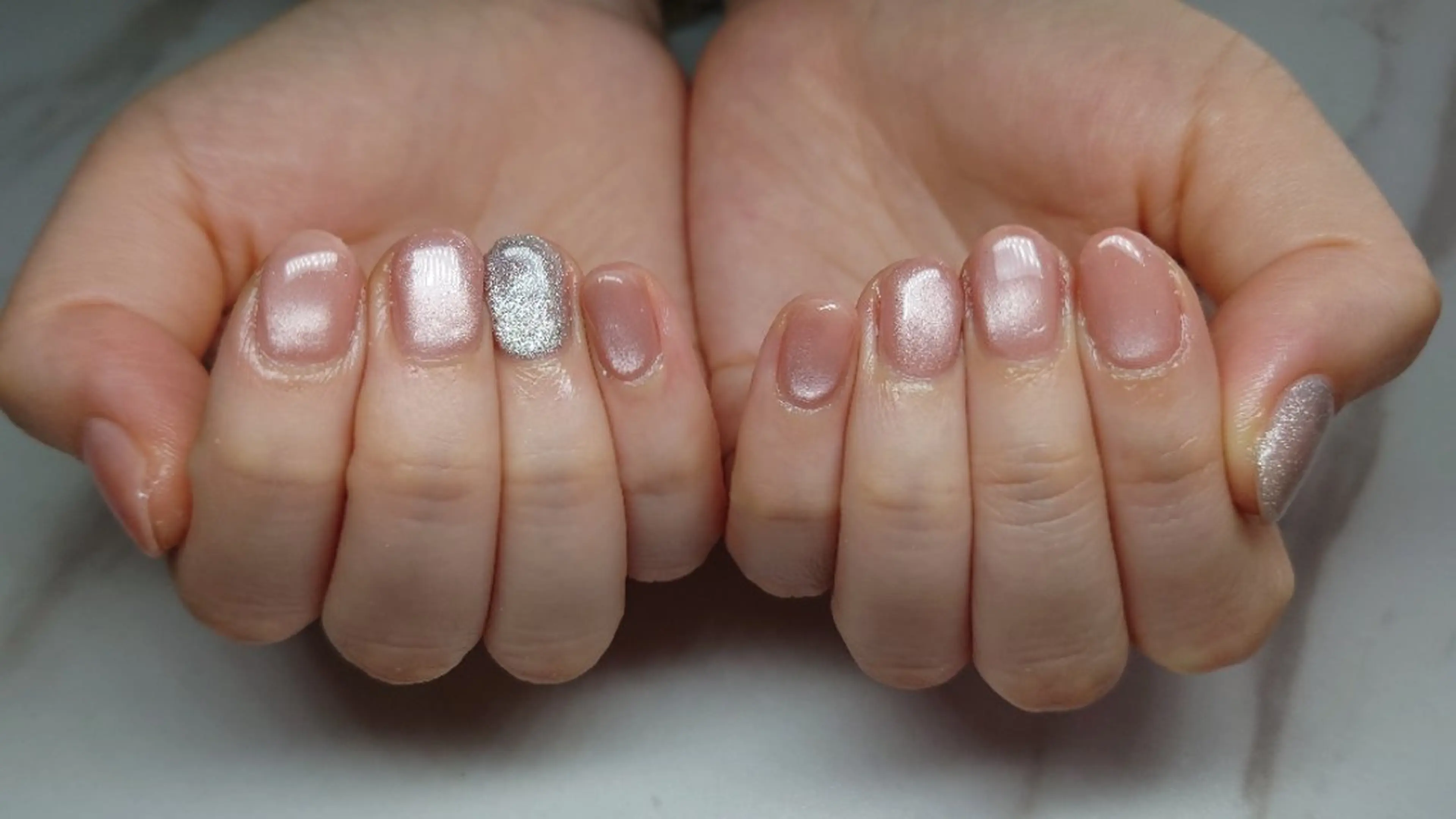 ネイル キラキラネイル ピンク シルバー Nailsalon AMAのネイルデザイン